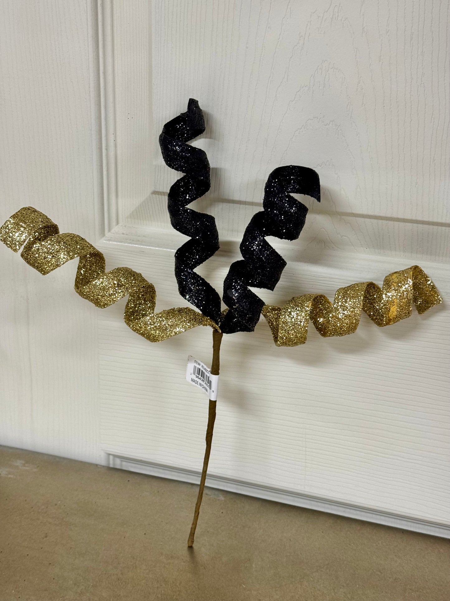 11 Inch Gold And Black Glitter Curly Pick
