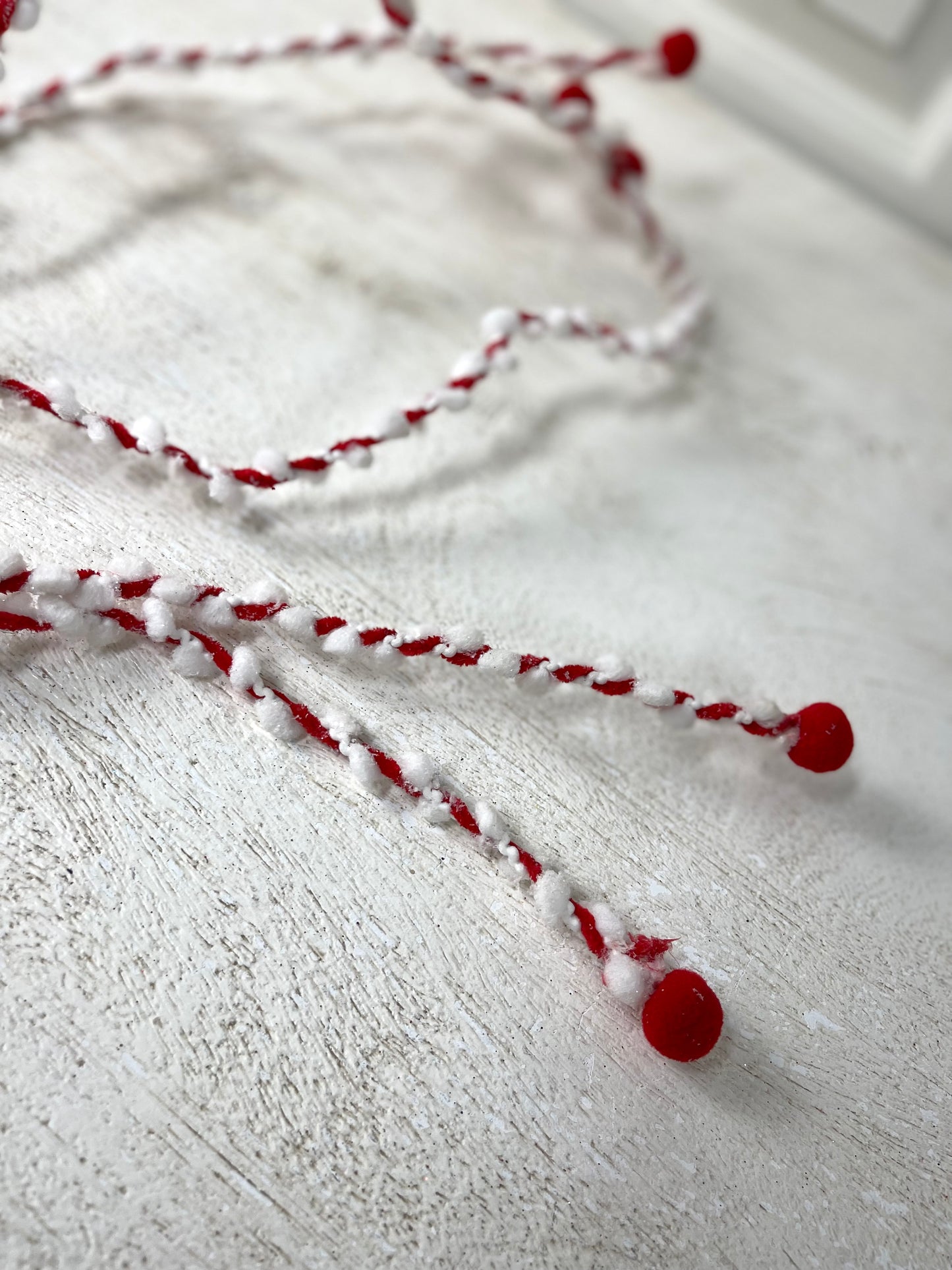 34 Inch Red And White Chenille Peppermint Curly Spray