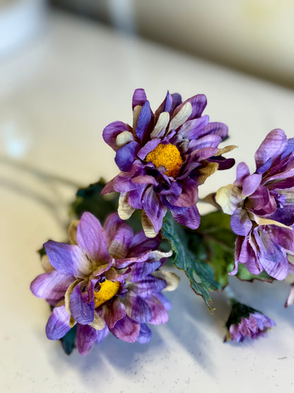 24 Inch Purple Marigold Daisy Stem