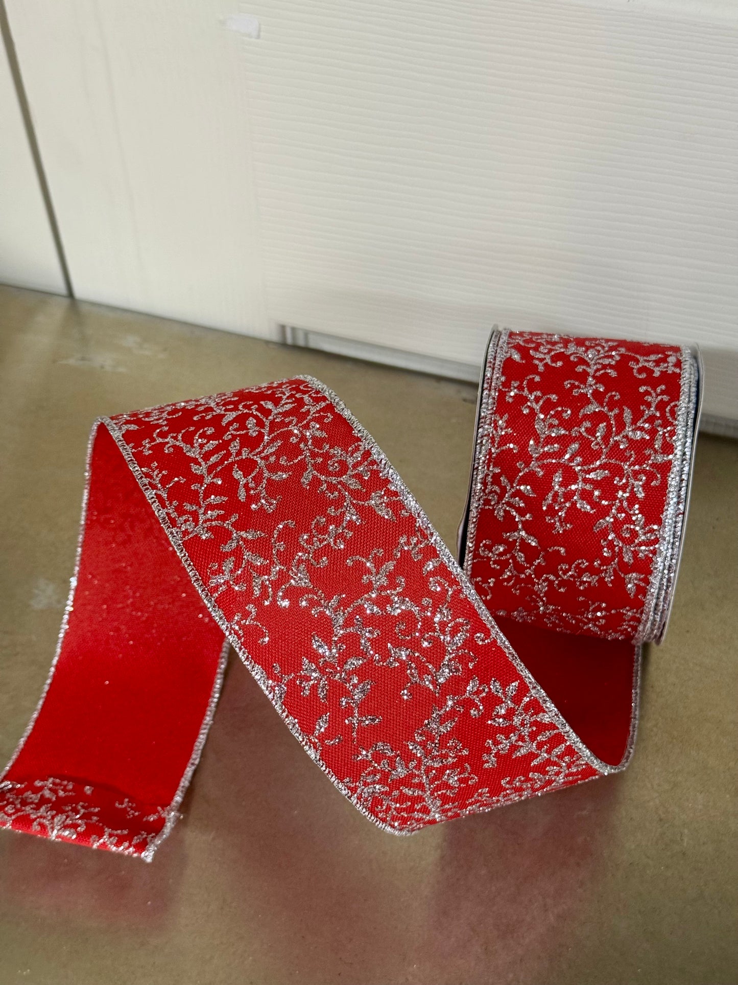 2.5 Inch By 10 Yard Red And Silver Glitter Mini Leaf Vines Ribbon