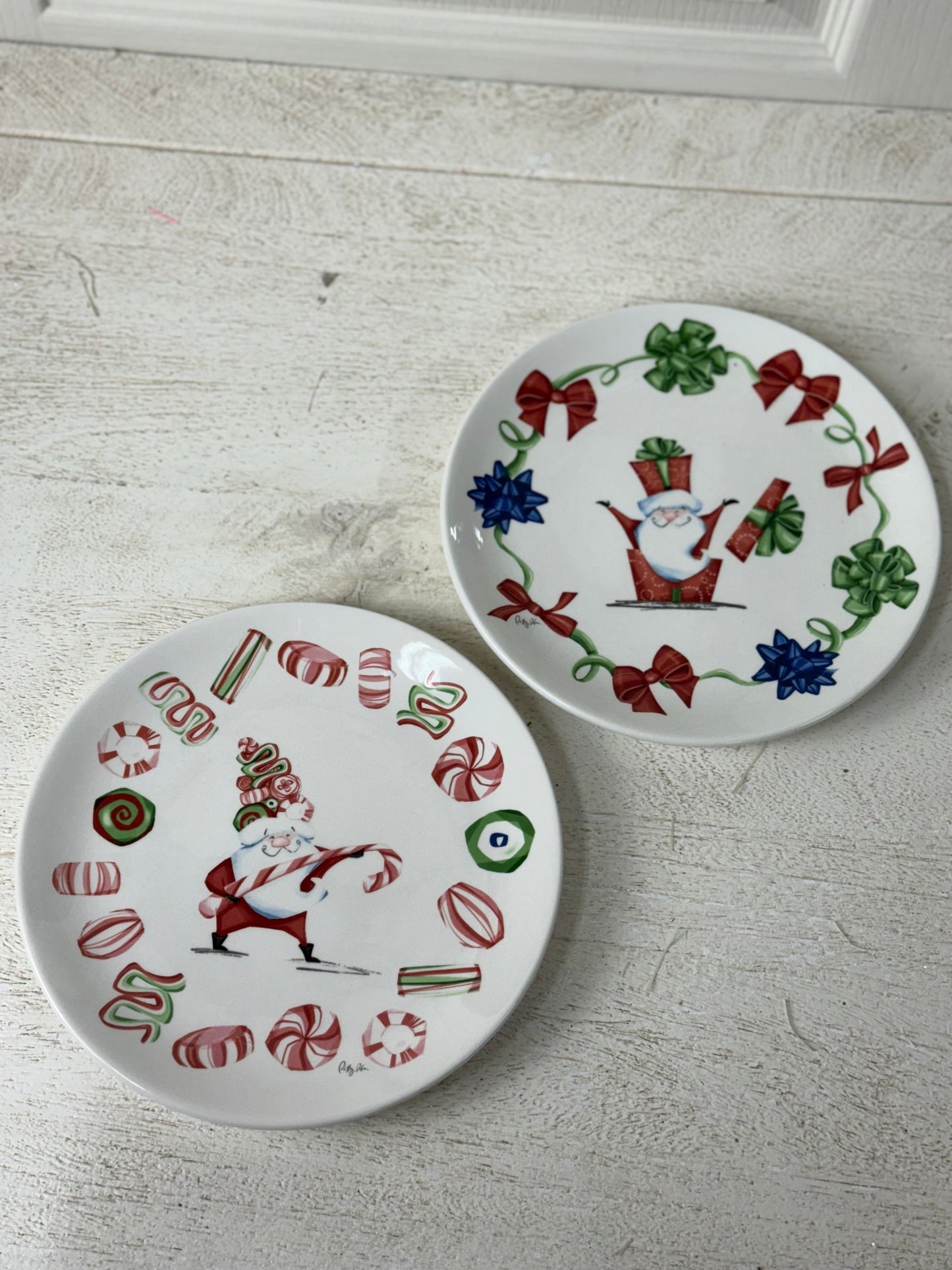 8 Inch Santa Swirls Plate Two Styles