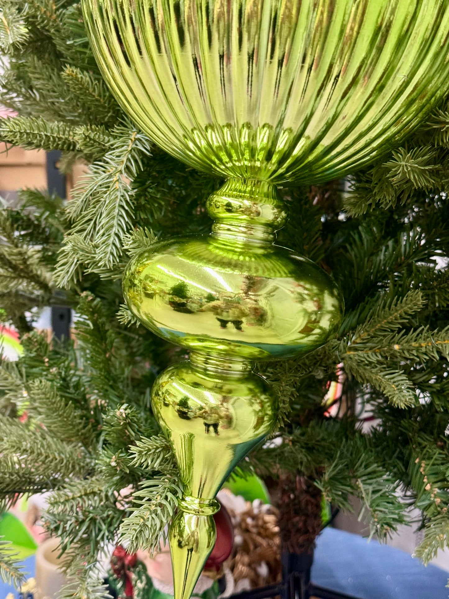 25.5 Inch Shiny Spearmint Finial Ornament