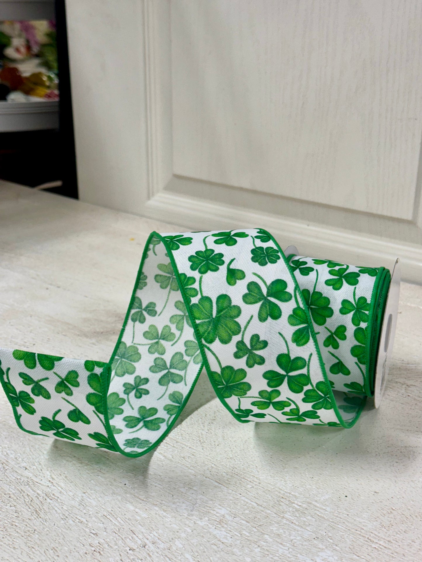 2.5 Inch By 10 Yard Green And White Shamrocks Ribbon