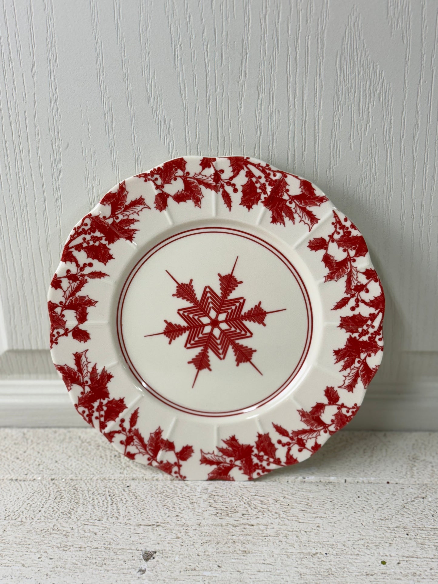 8 Inch Red Scalloped Christmas Plate Four Assorted Styles