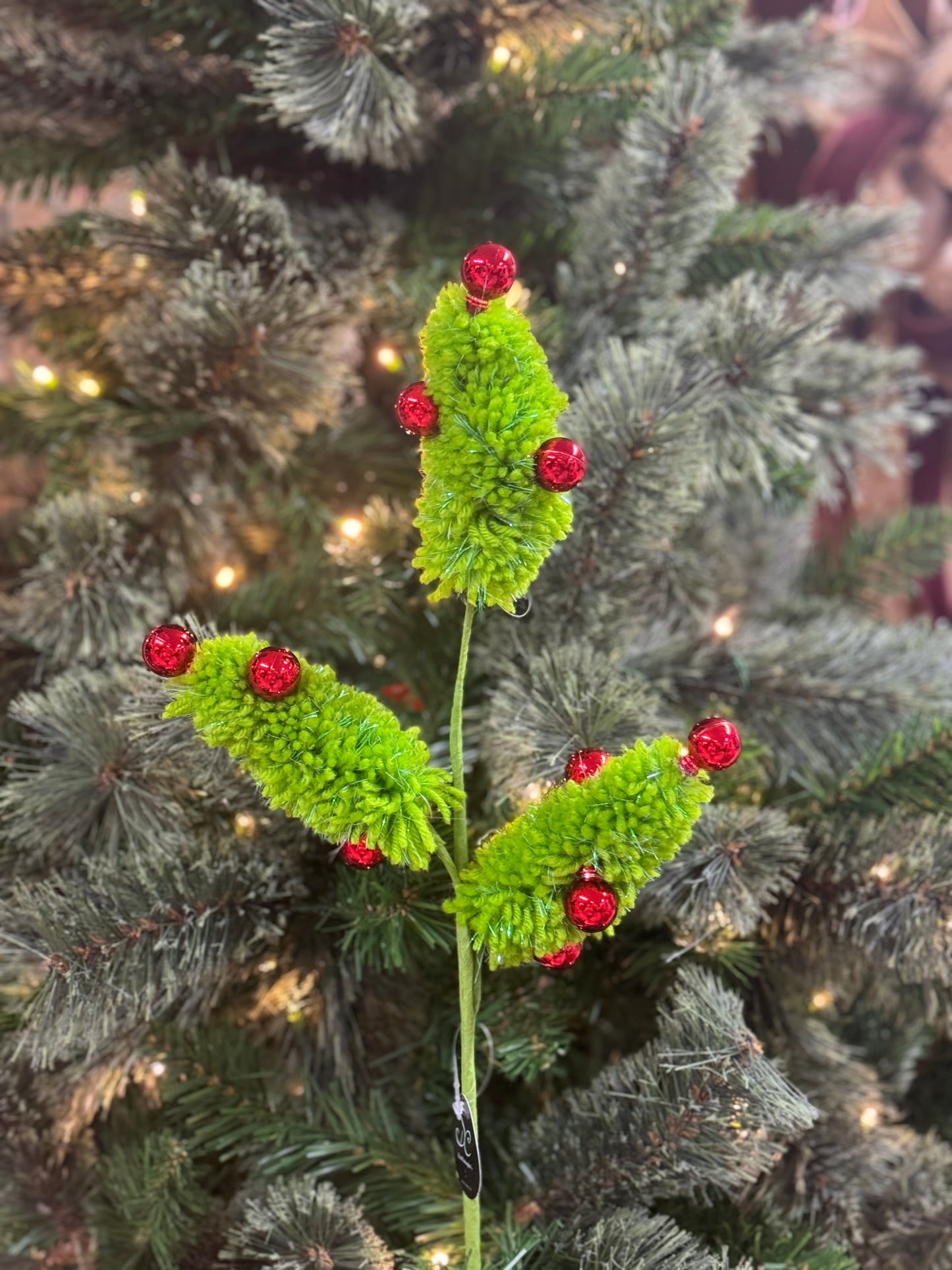 28 Inch Green And Red Christmas Tree Yarn Spray