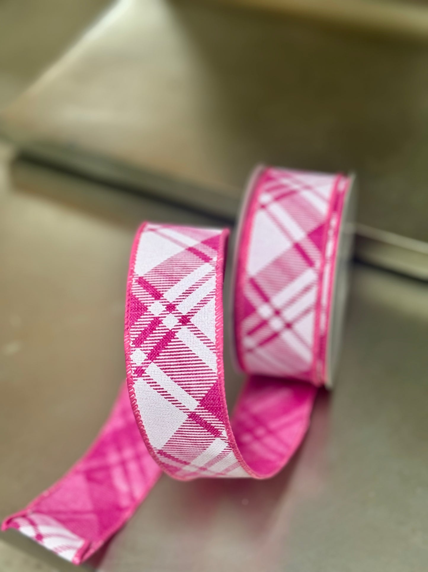 1.5 Inch By 10 Yard Fuchsia And White Diagonal Stripe Ribbon