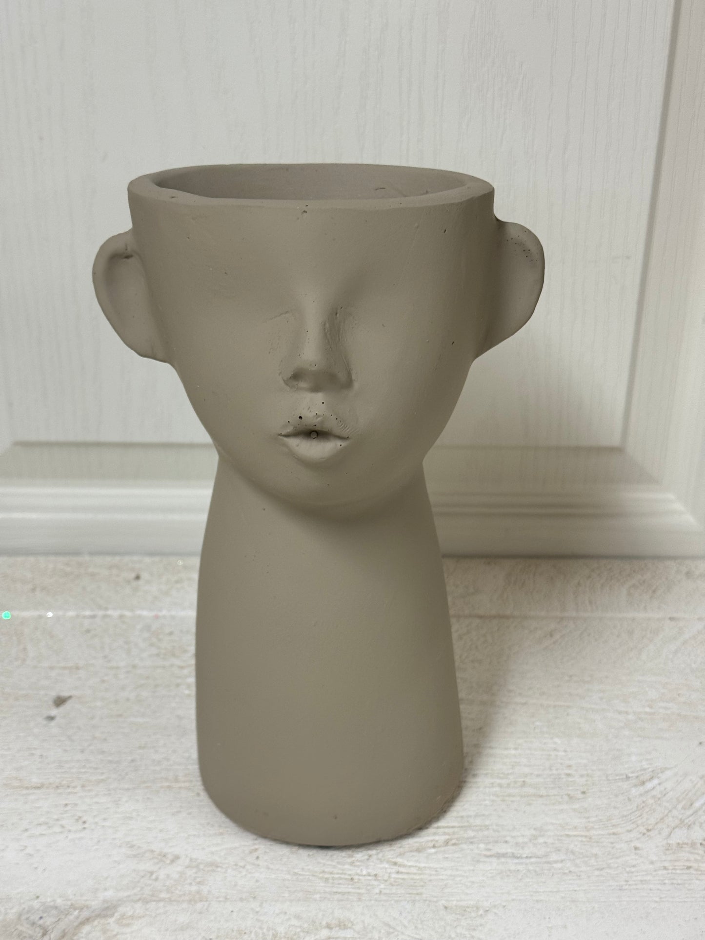 Tan Face Planter