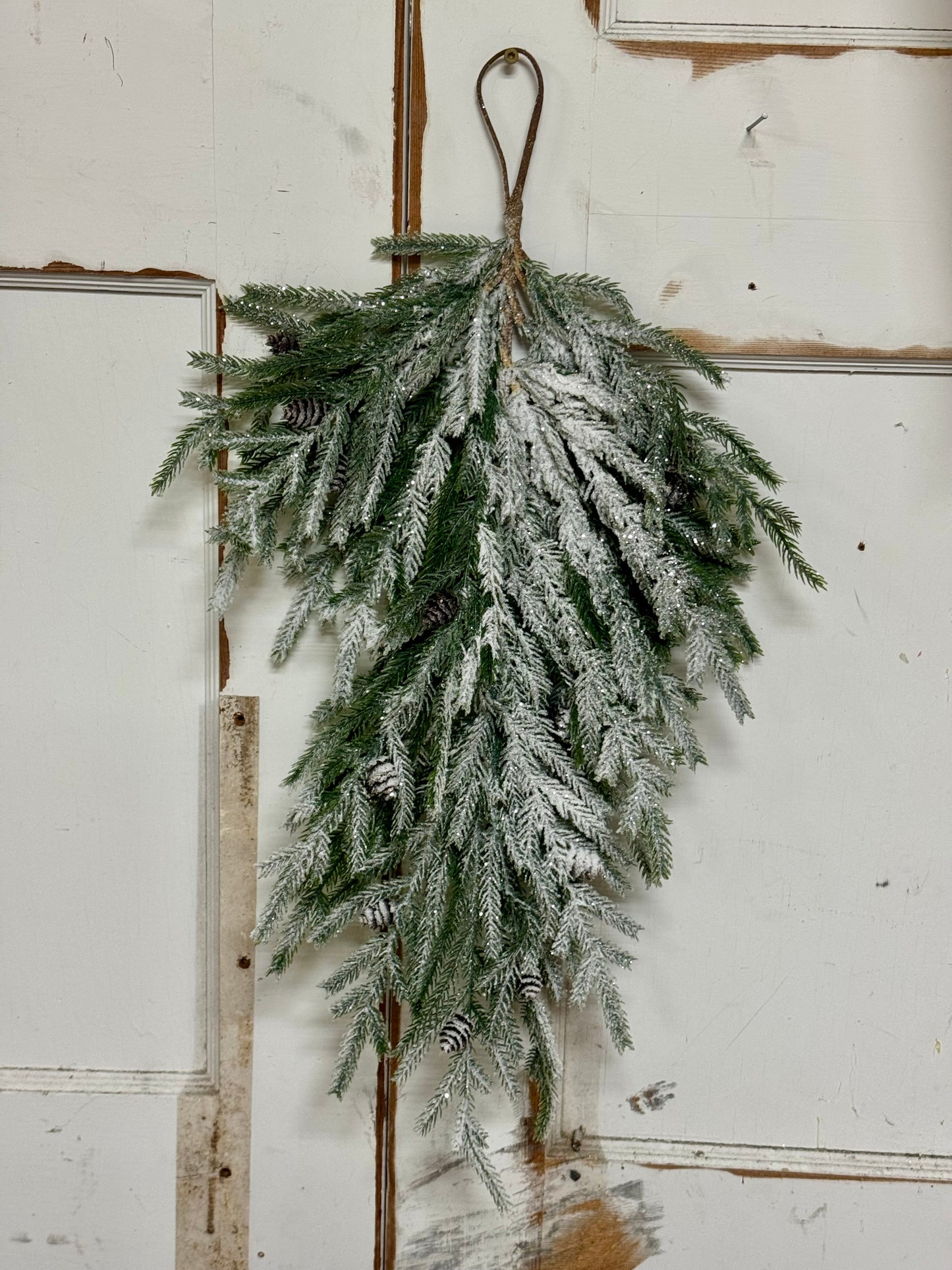 26 Inch Flocked Norfolk With Pinecones Teardrop