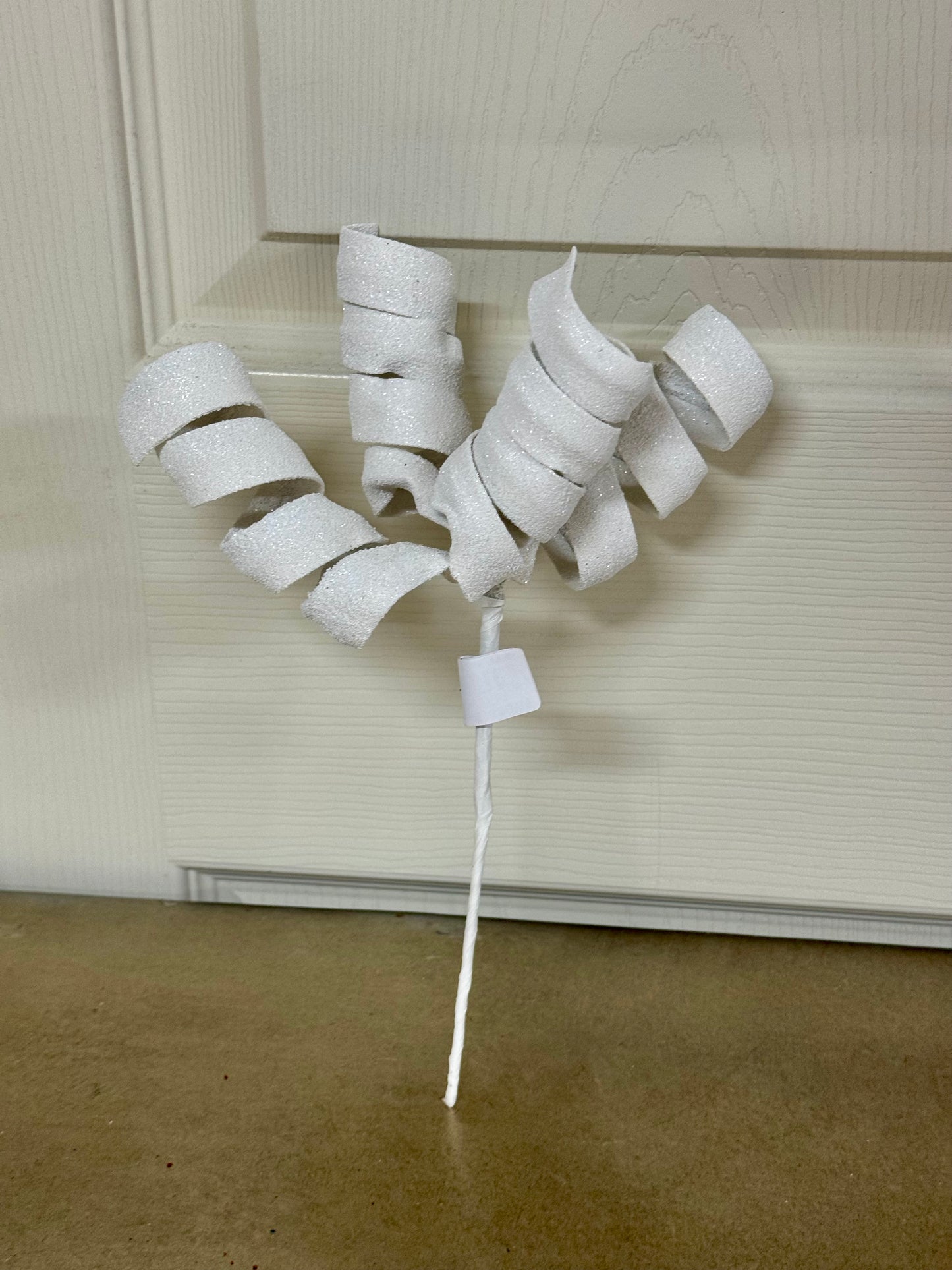 11 Inch White Glitter Curl Pick