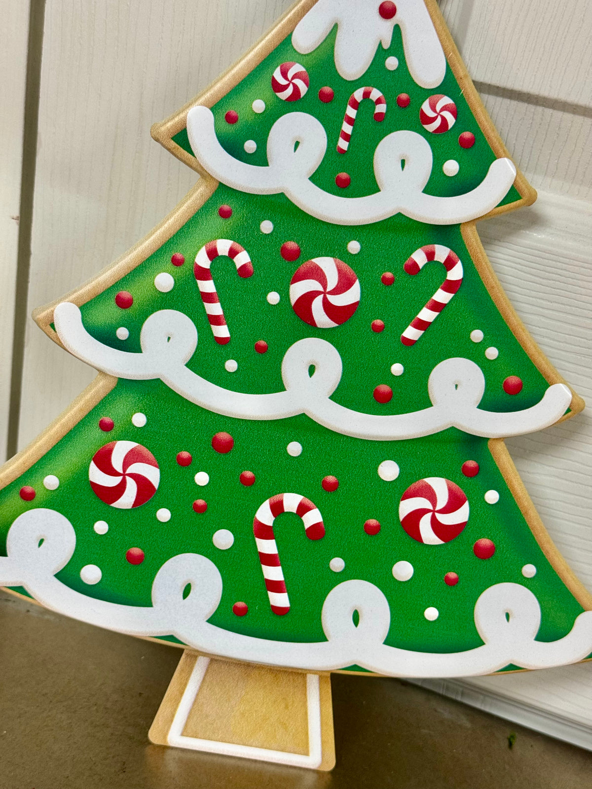 12.5 Inch Peppermint Christmas Cookie Tree Metal Wreath Sign