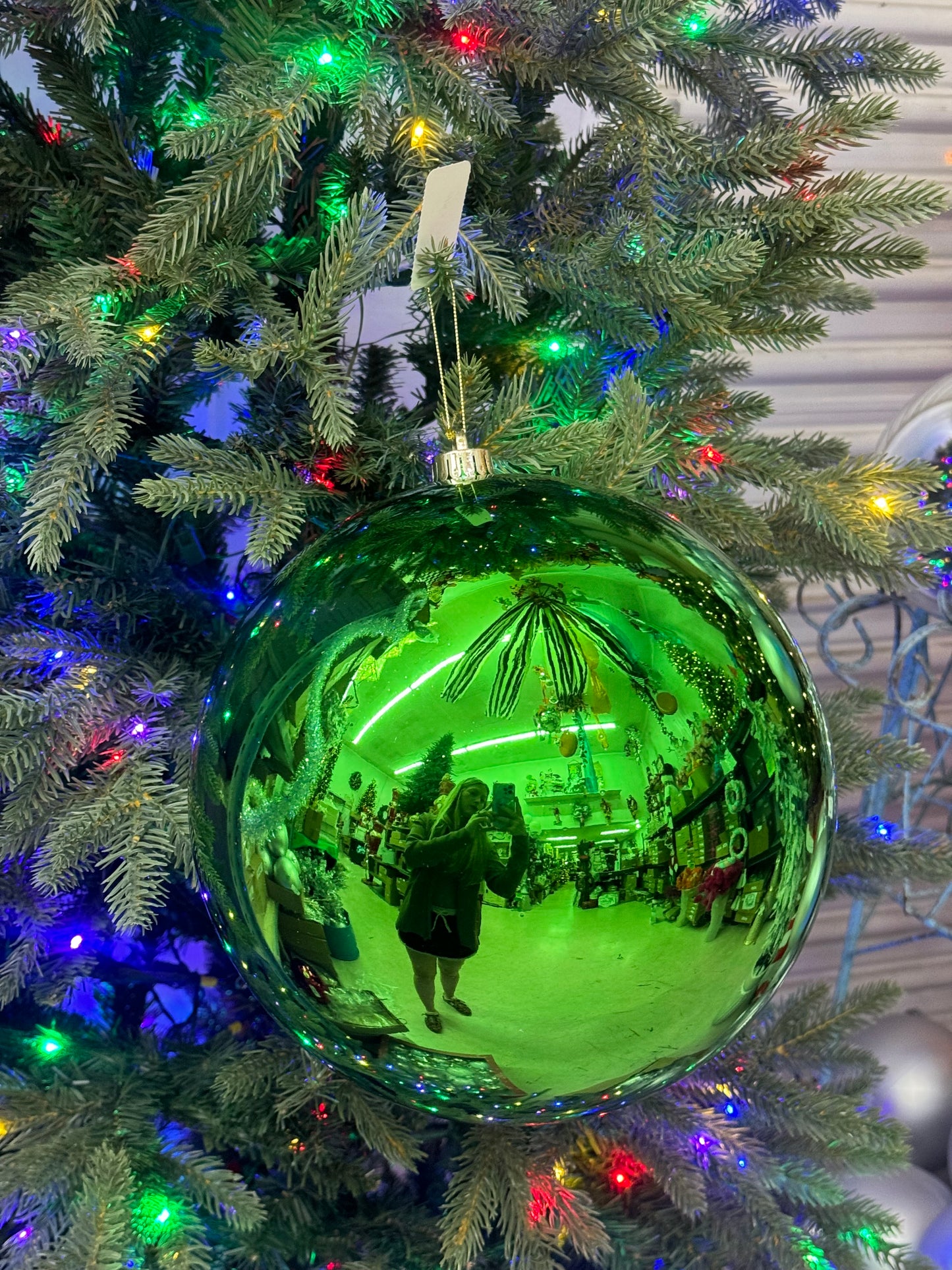 10 Inch Shiny Green Smooth Ornament Ball