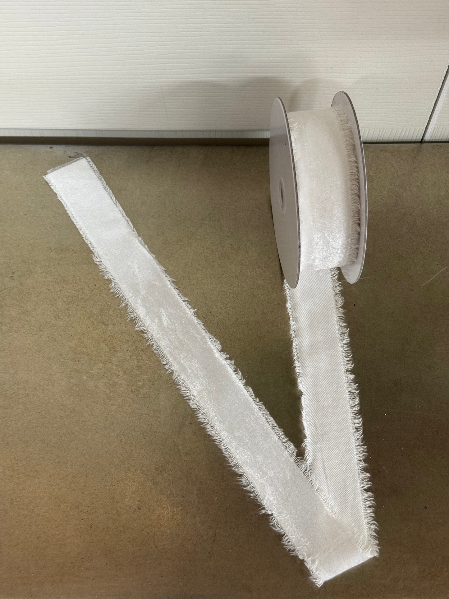 1.5 Inch By 10 Yard Ivory Velvet Frayed Edge Ribbon