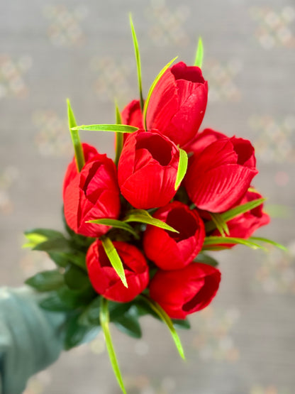 19 Inch Red Tulip Floral Bush