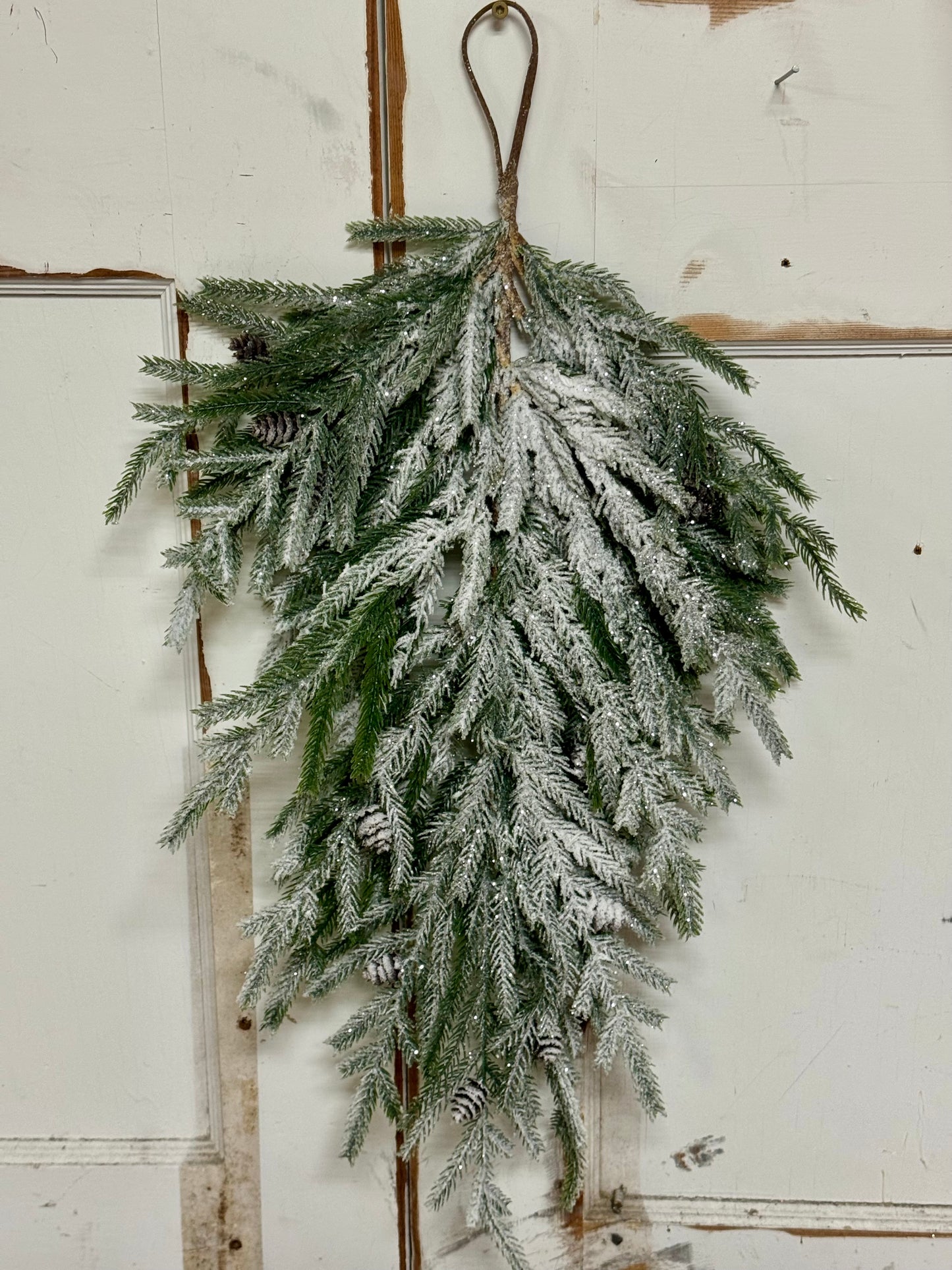 26 Inch Flocked Norfolk With Pinecones Teardrop