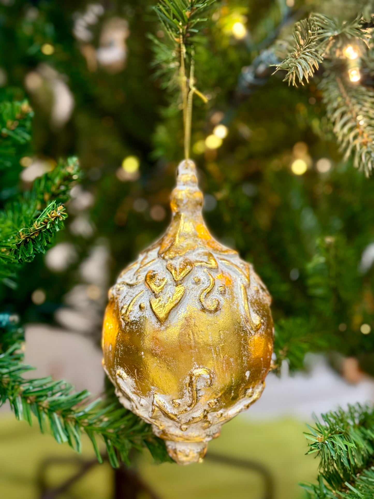 7 Inch Gold And Cream Finial Ornament