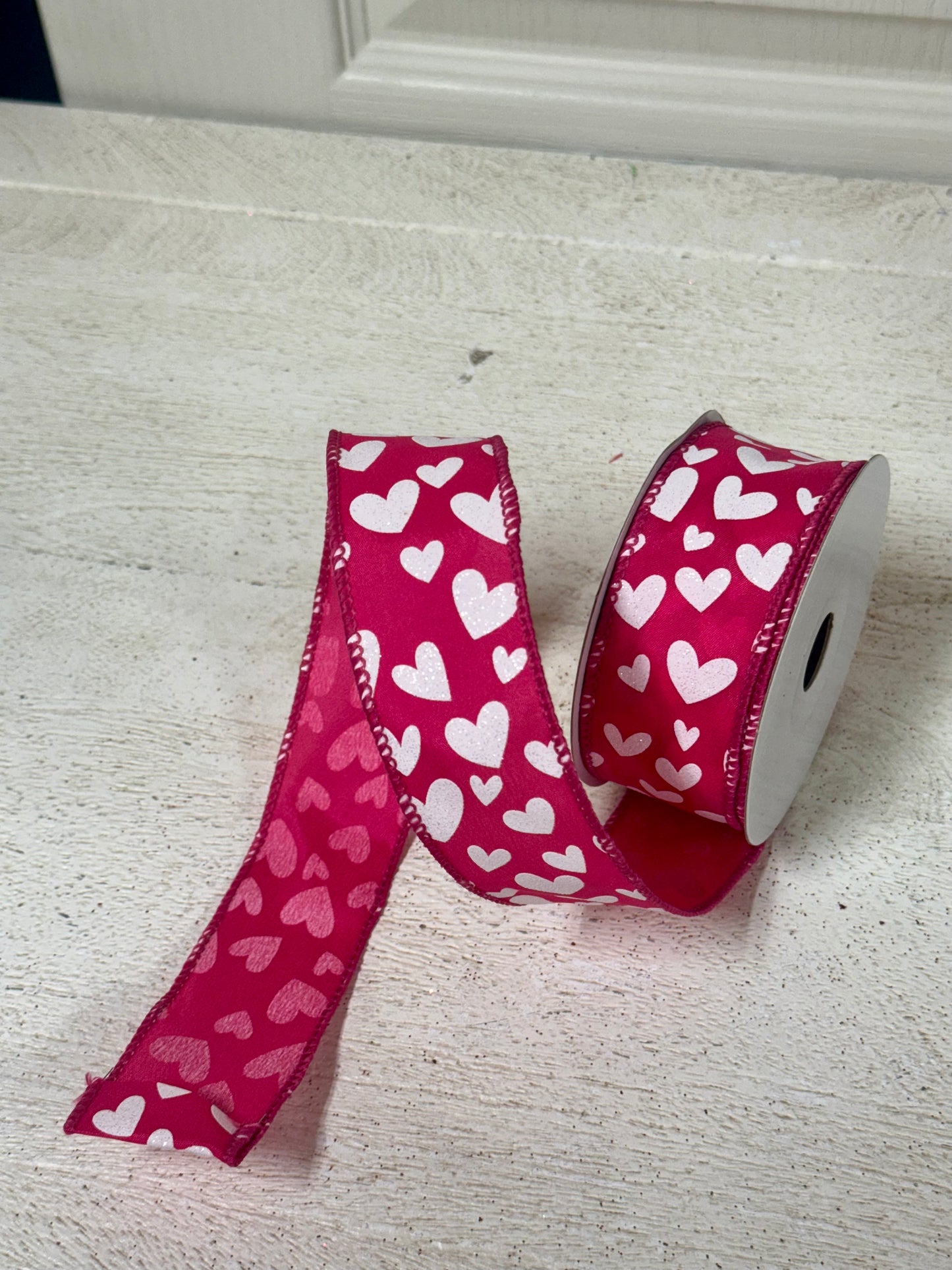 1.5 Inch By 10 Yard Hot Pink And White Heart Ribbon