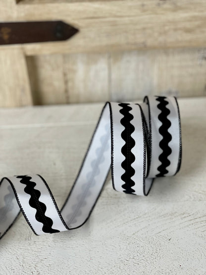 1.5 Inch By 10 Yard White With Black Rick Rack Center Ribbon