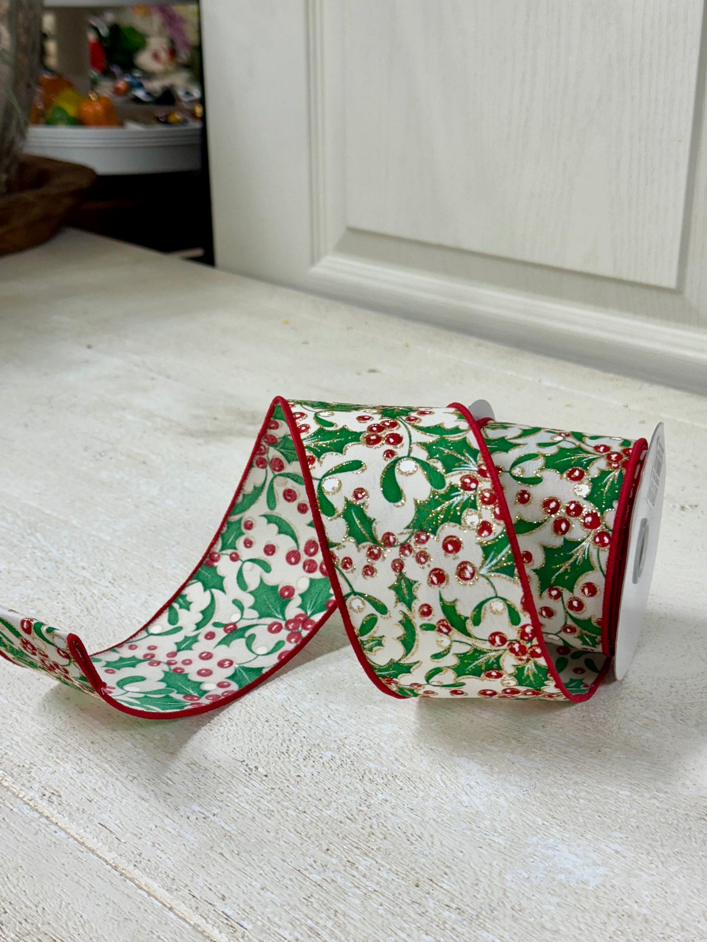 2.5 Inch By 10 Yard Holly Berry And Mistletoe Ribbon