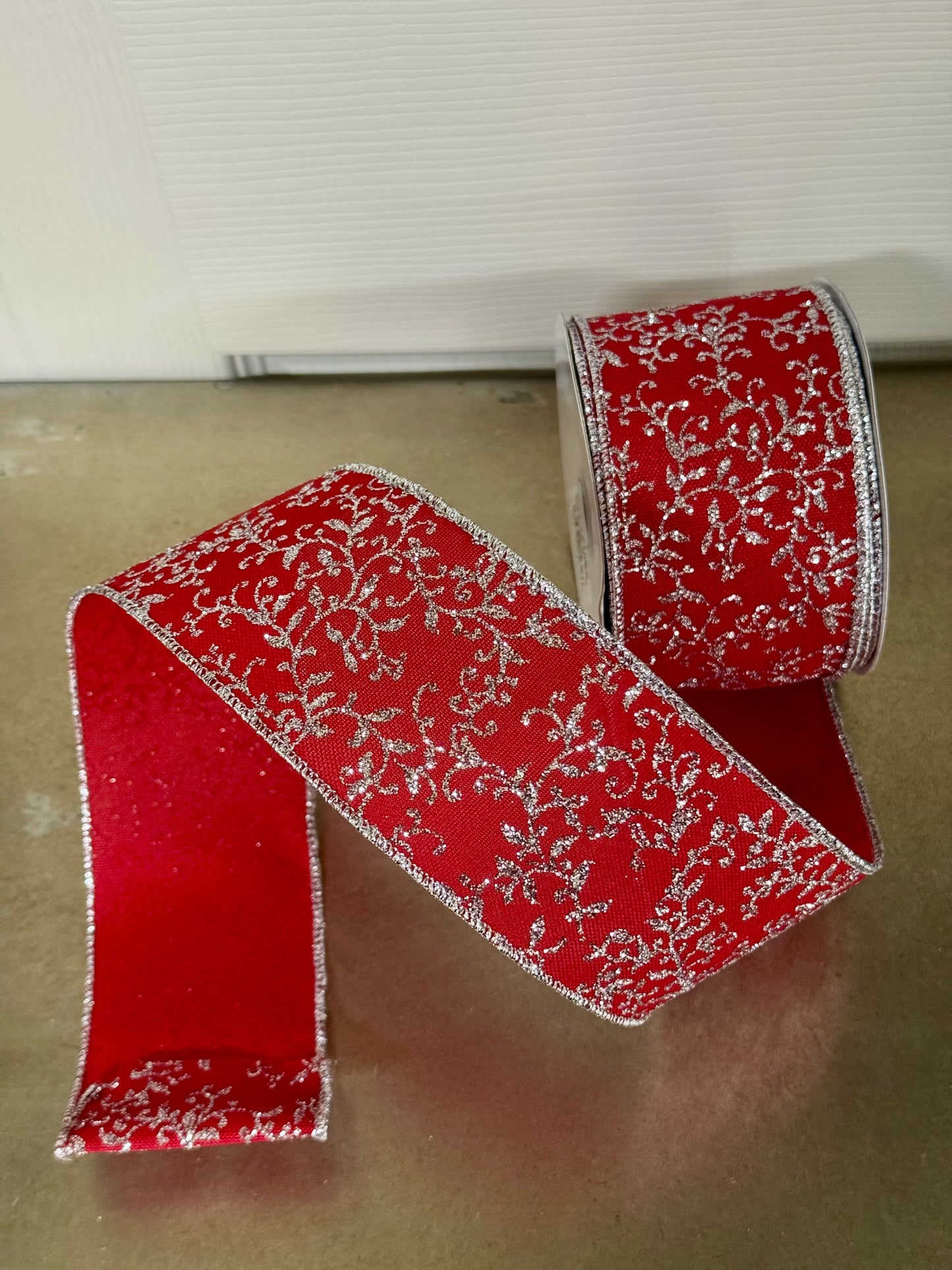 2.5 Inch By 10 Yard Red And Silver Glitter Mini Leaf Vines Ribbon