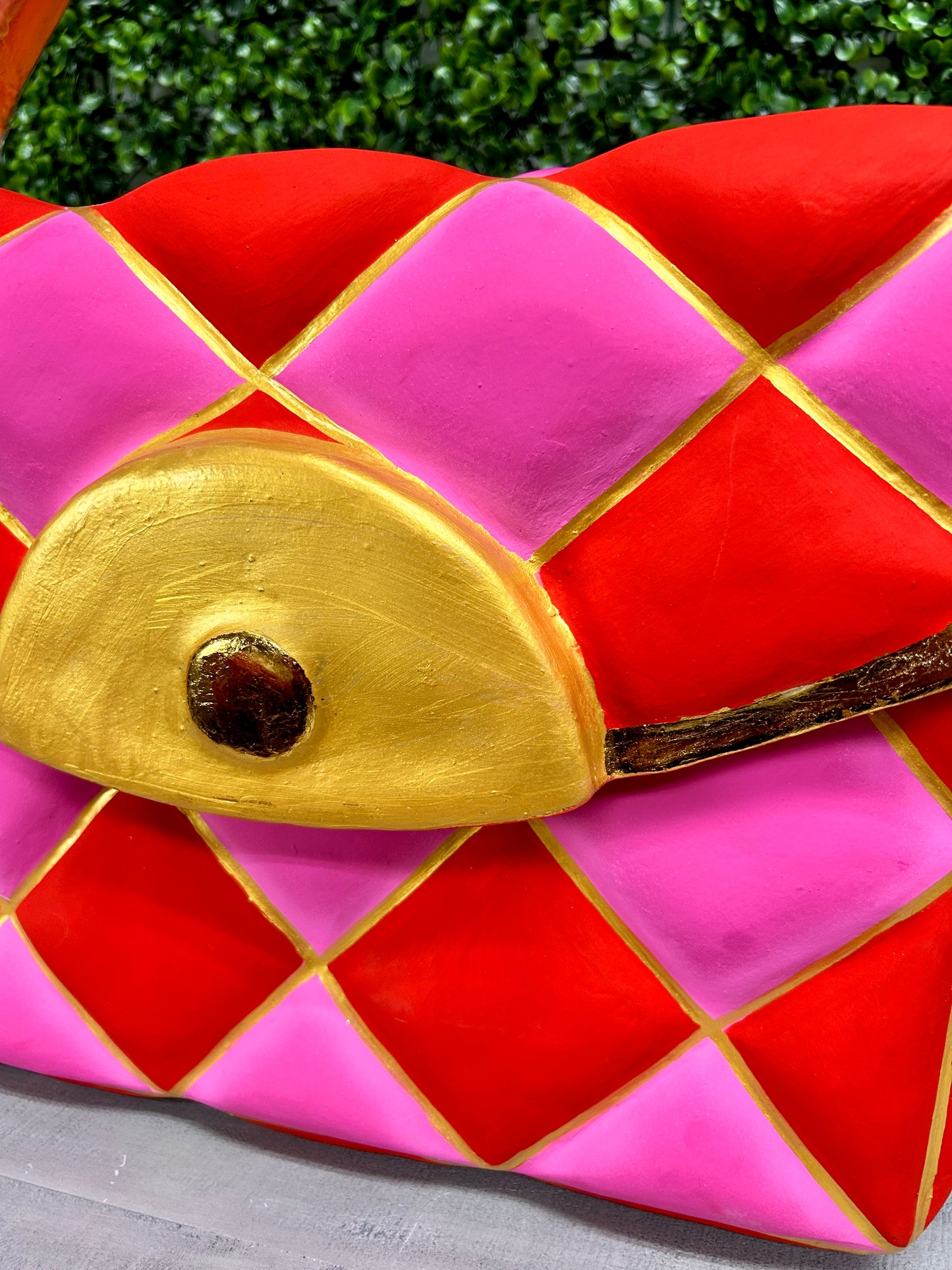 16 Inch Pink And Red Purse Display