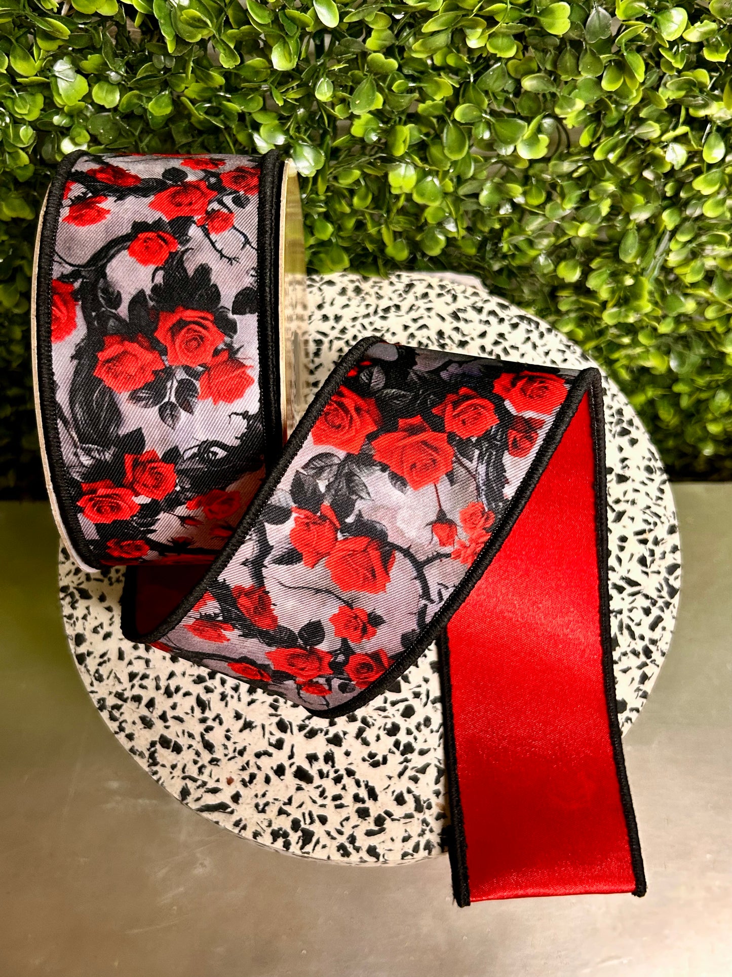 2.5 Inch By 10 Yard Red Roses And Vines Fused Ribbon