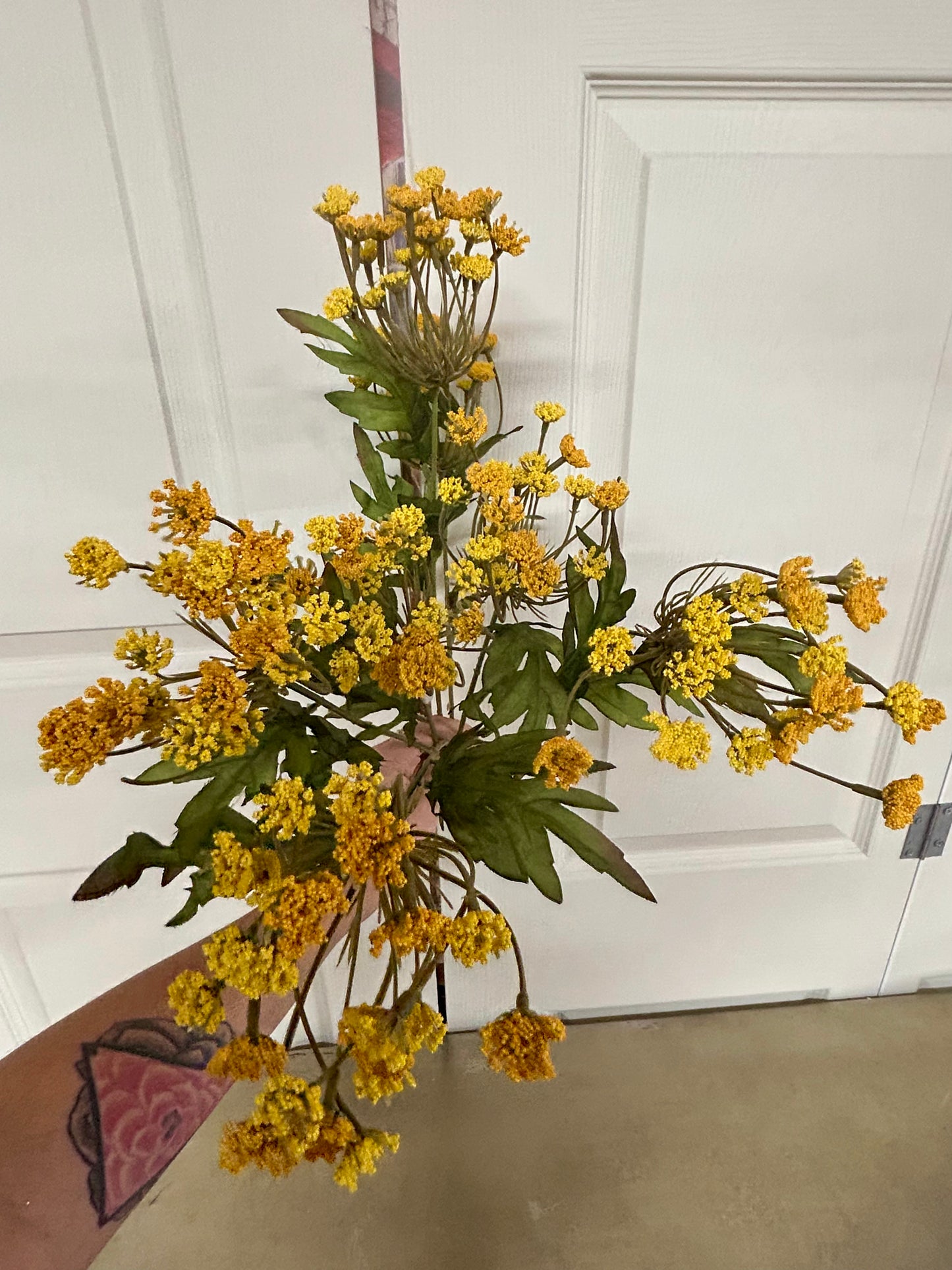 21 Inch Yellow Queen Ann Lace Bush