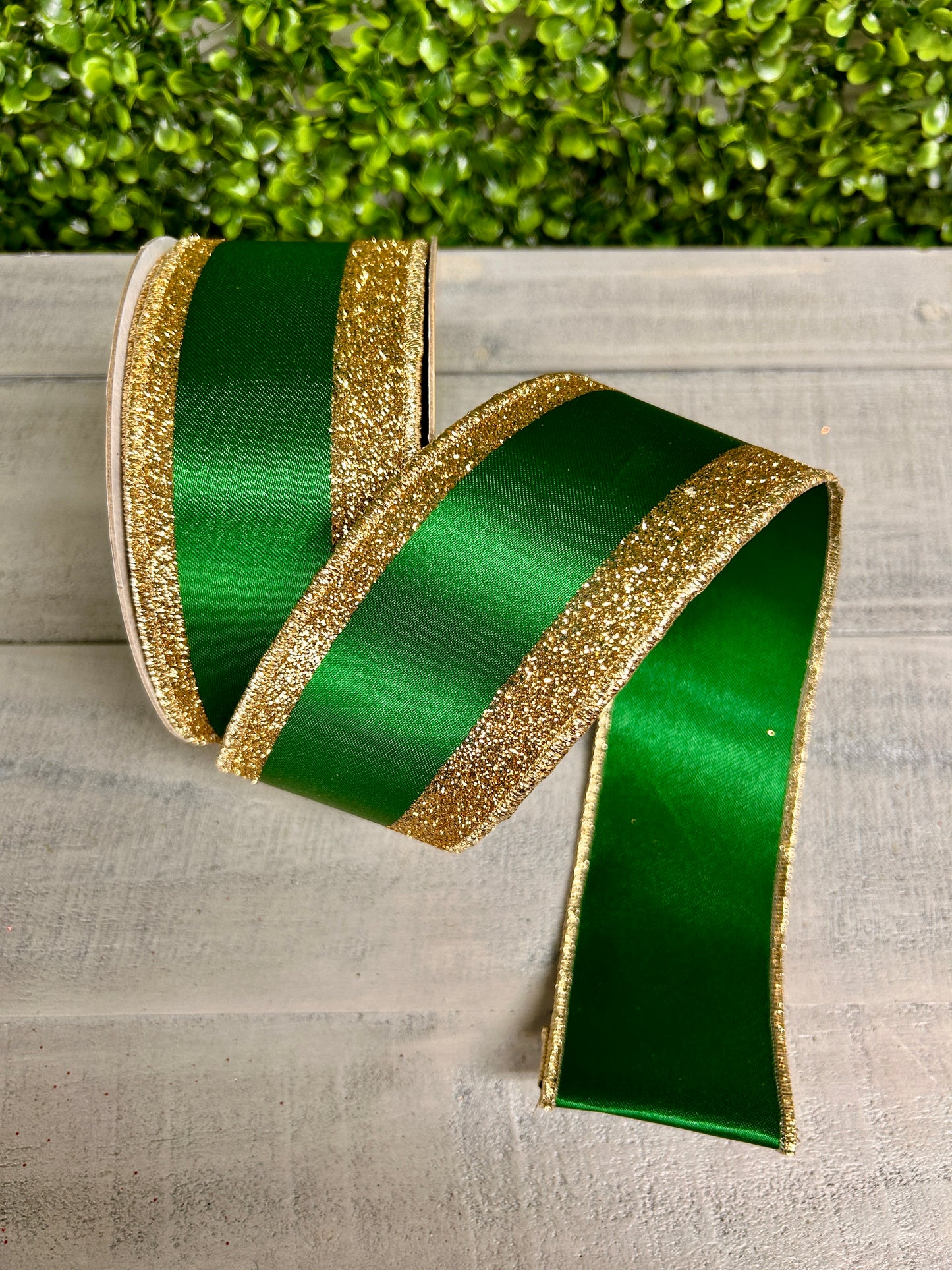 2.5 Inch By 10 Yard Emerald And Gold Vertical Glitter Stripe Sewn Ribbon