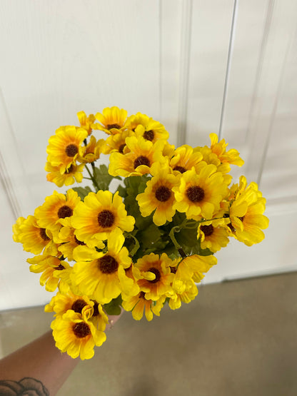 19.5 Inch Yellow Wild Daisy Bush