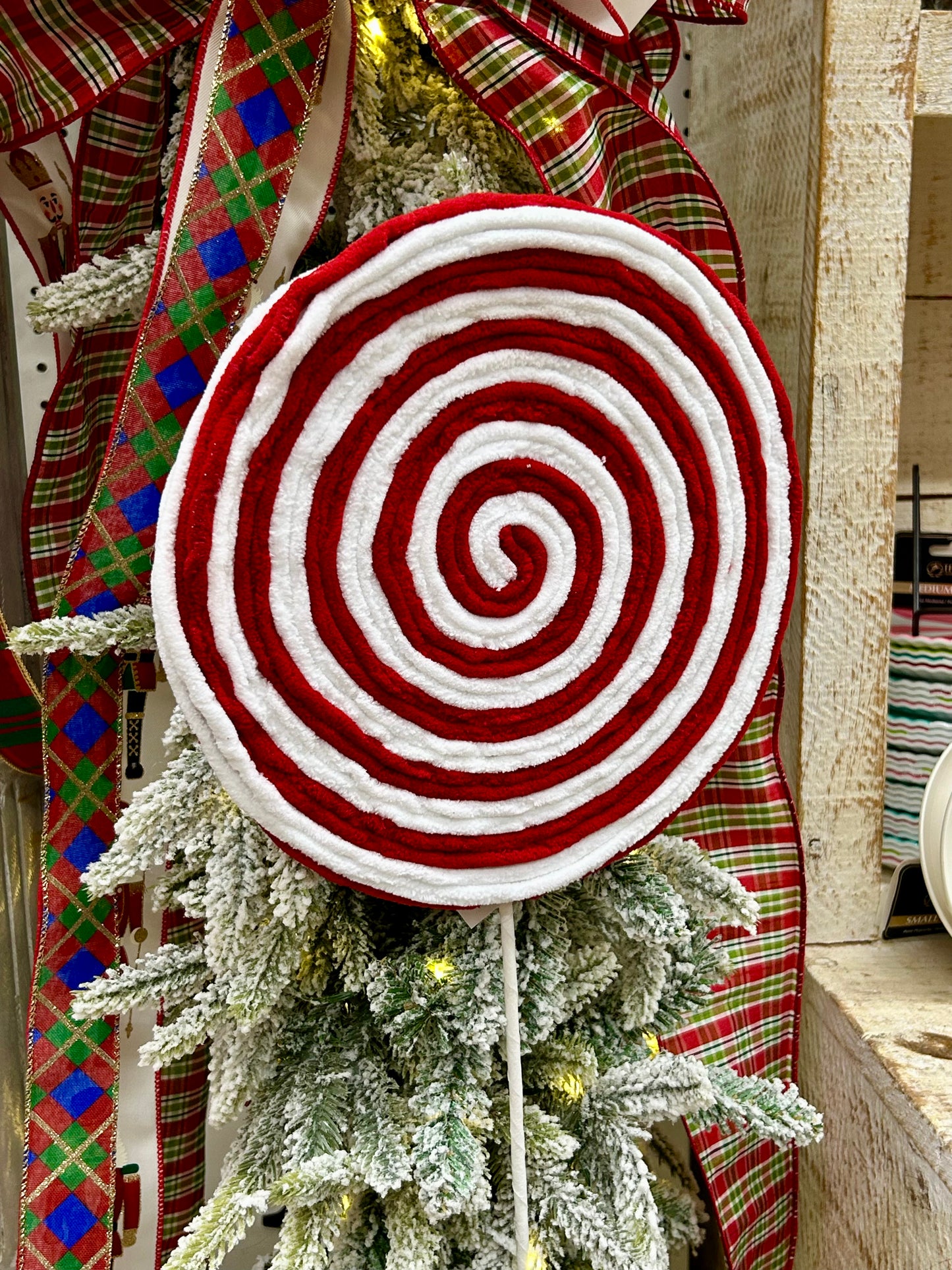 30 Inch Red And White Yarn Swirl Peppermint Lollipop