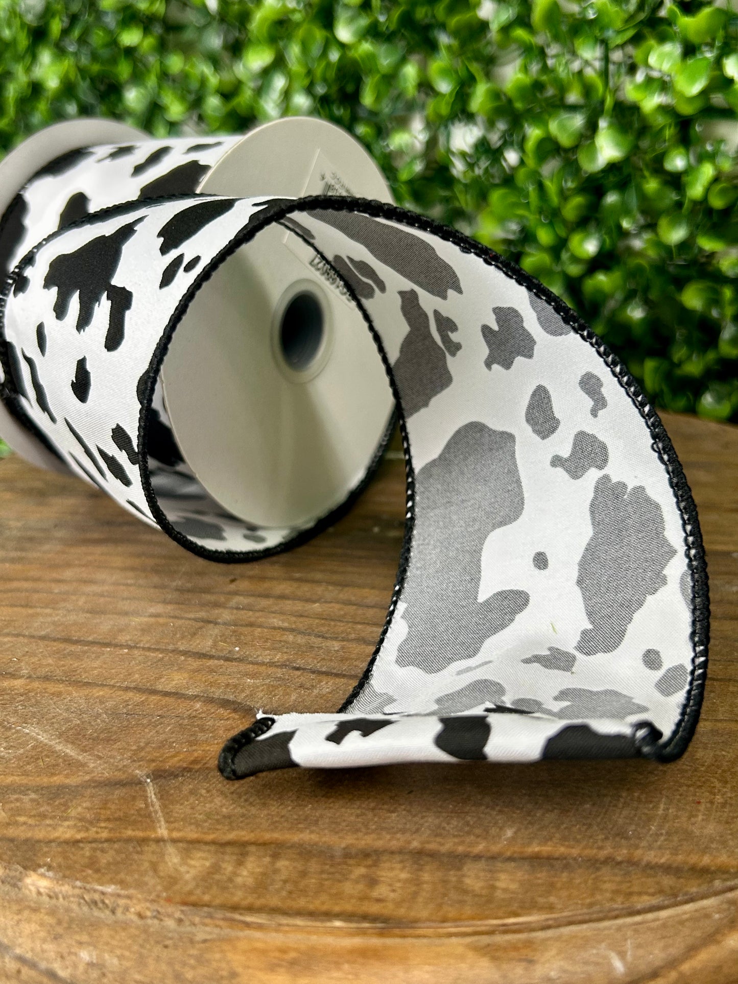 2.5 Inch By 10 Yard Black And White Cowhide Print Ribbon