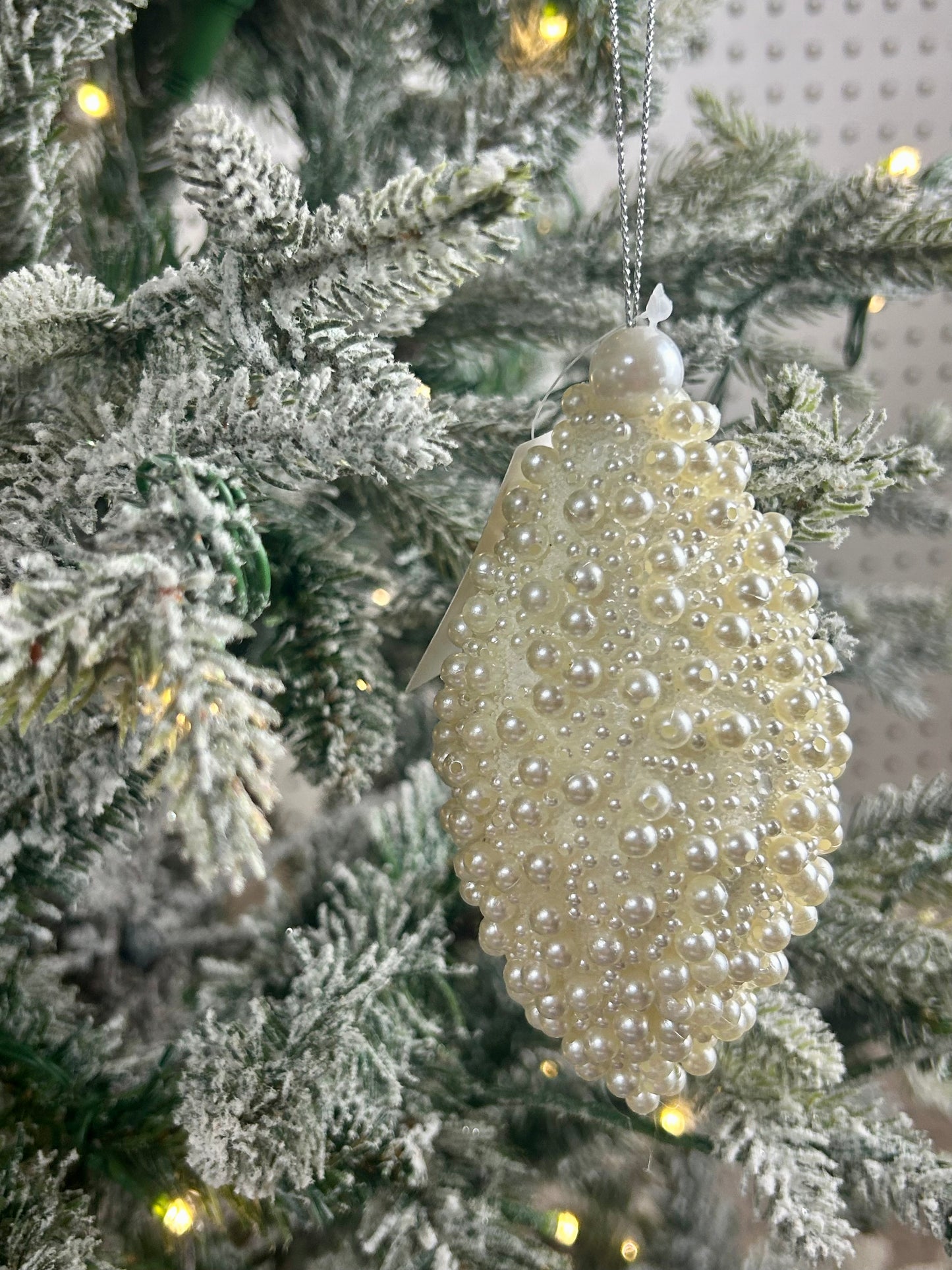 3.5-5.25 Inch White Pearl Ornament Two Styles