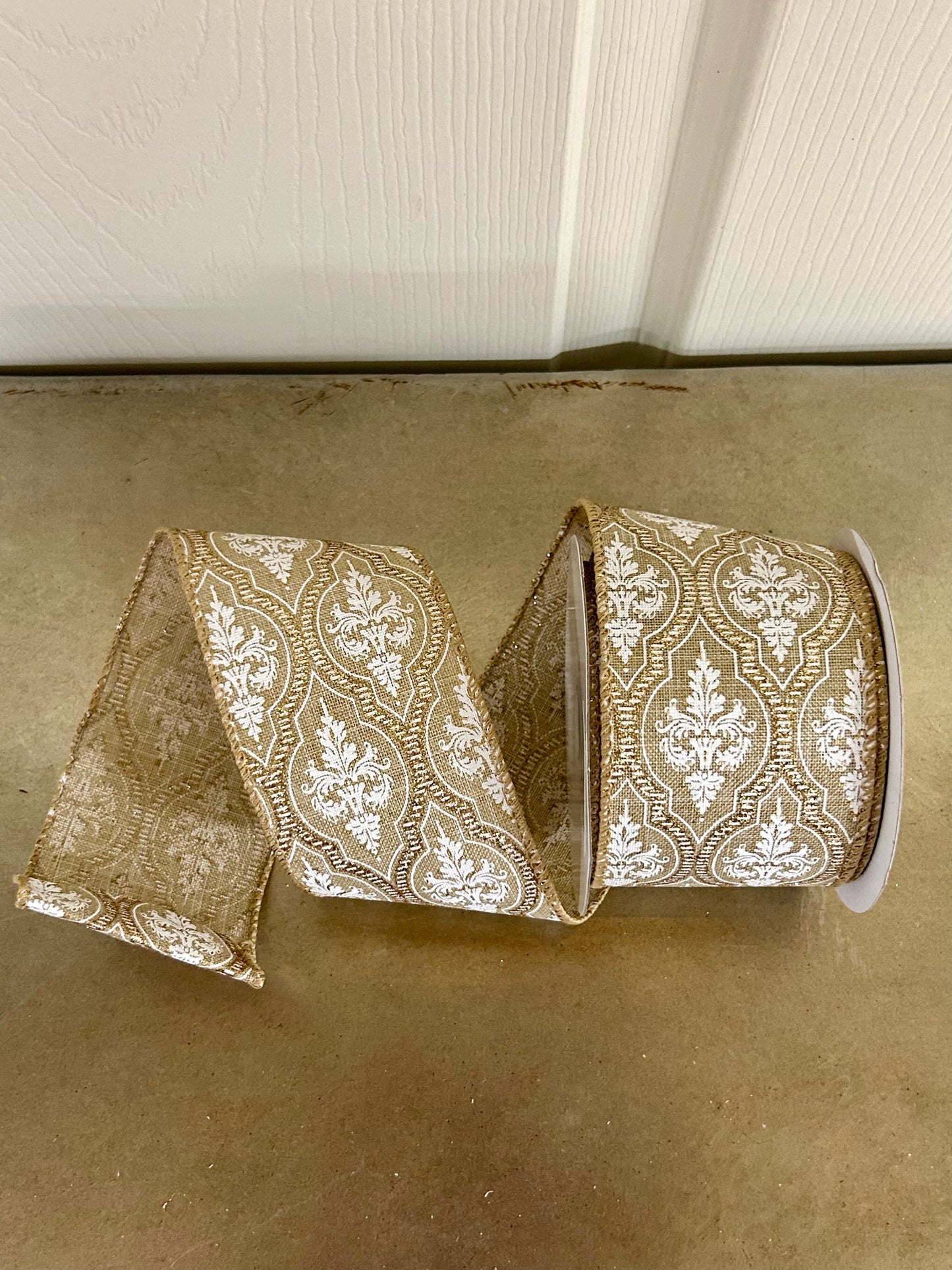 2.5 Inch By 10 Yard Natural Linen Demask Quatrefoil Ribbon