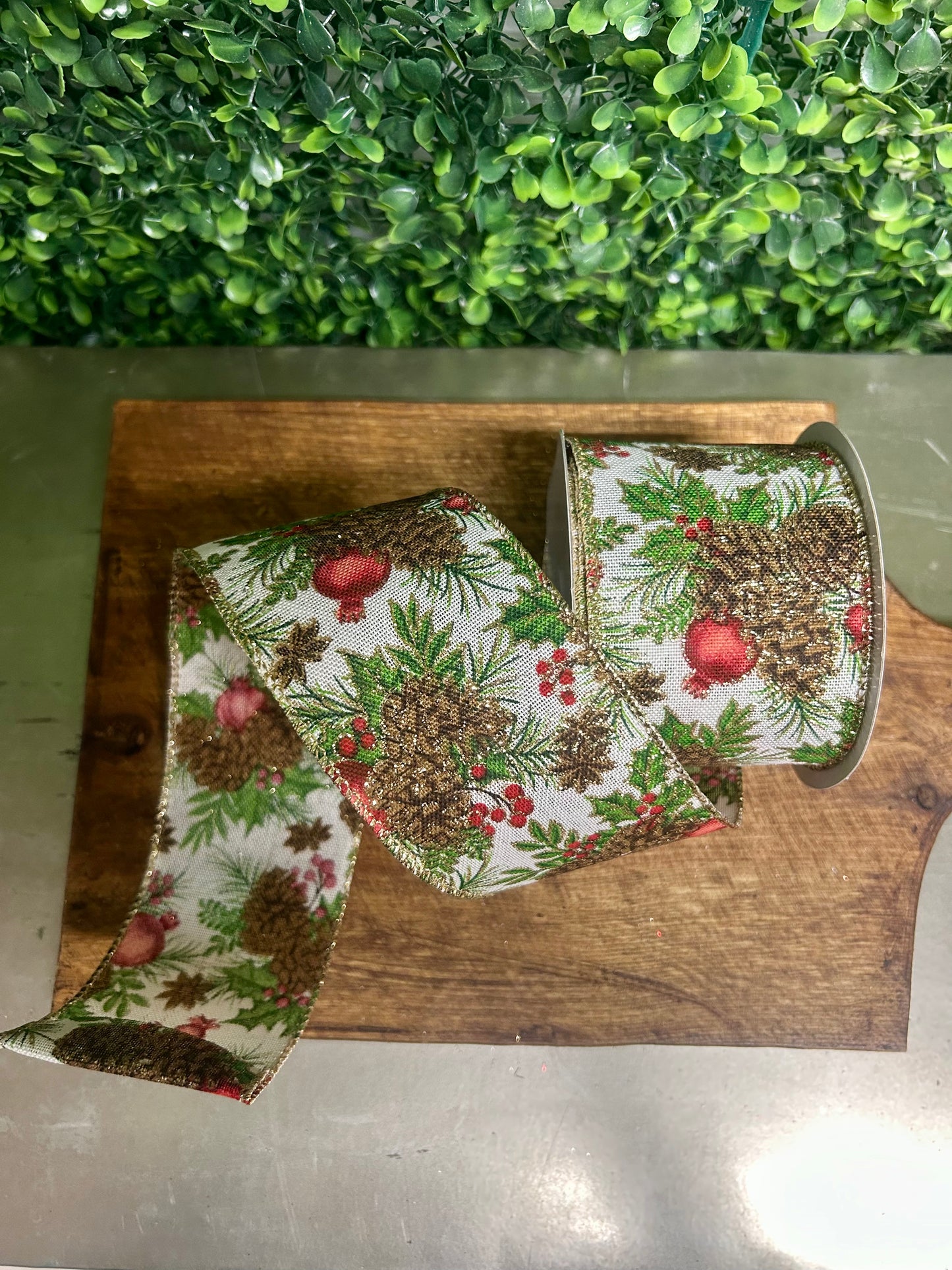 2.5 Inch By 10 Yard Pinecone Berry And Mistletoe Ribbon