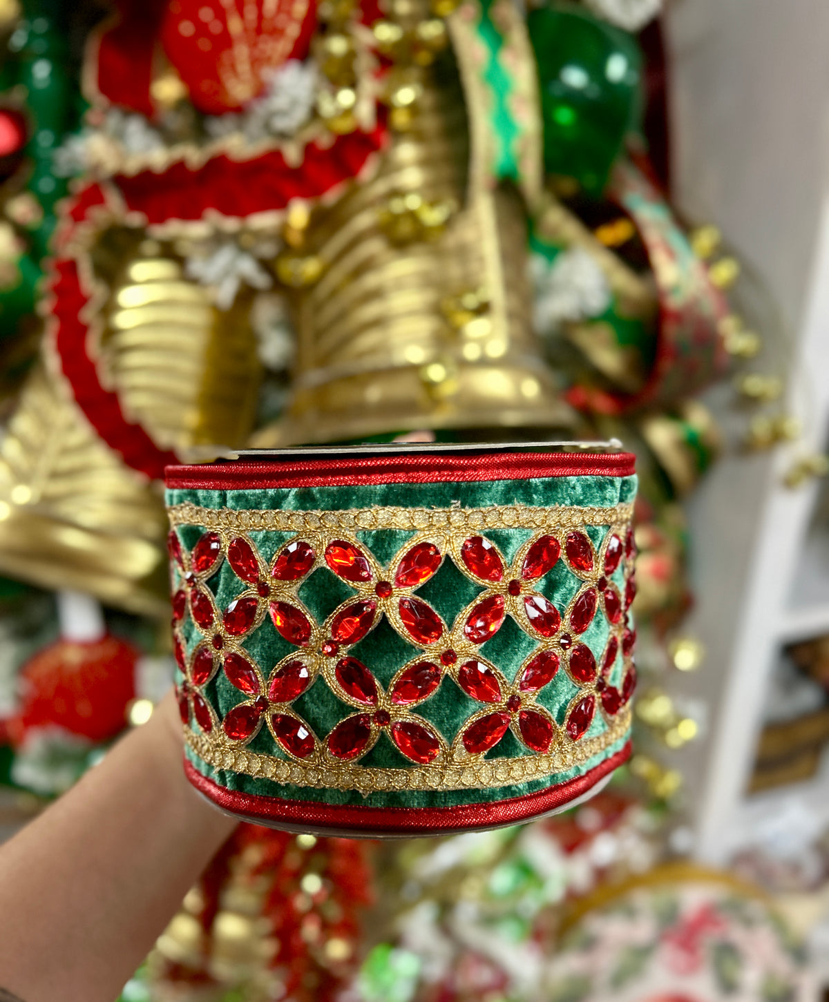 John Mark 4 Inch By 5 Yard Green Velvet Red Floret Center Ribbon
