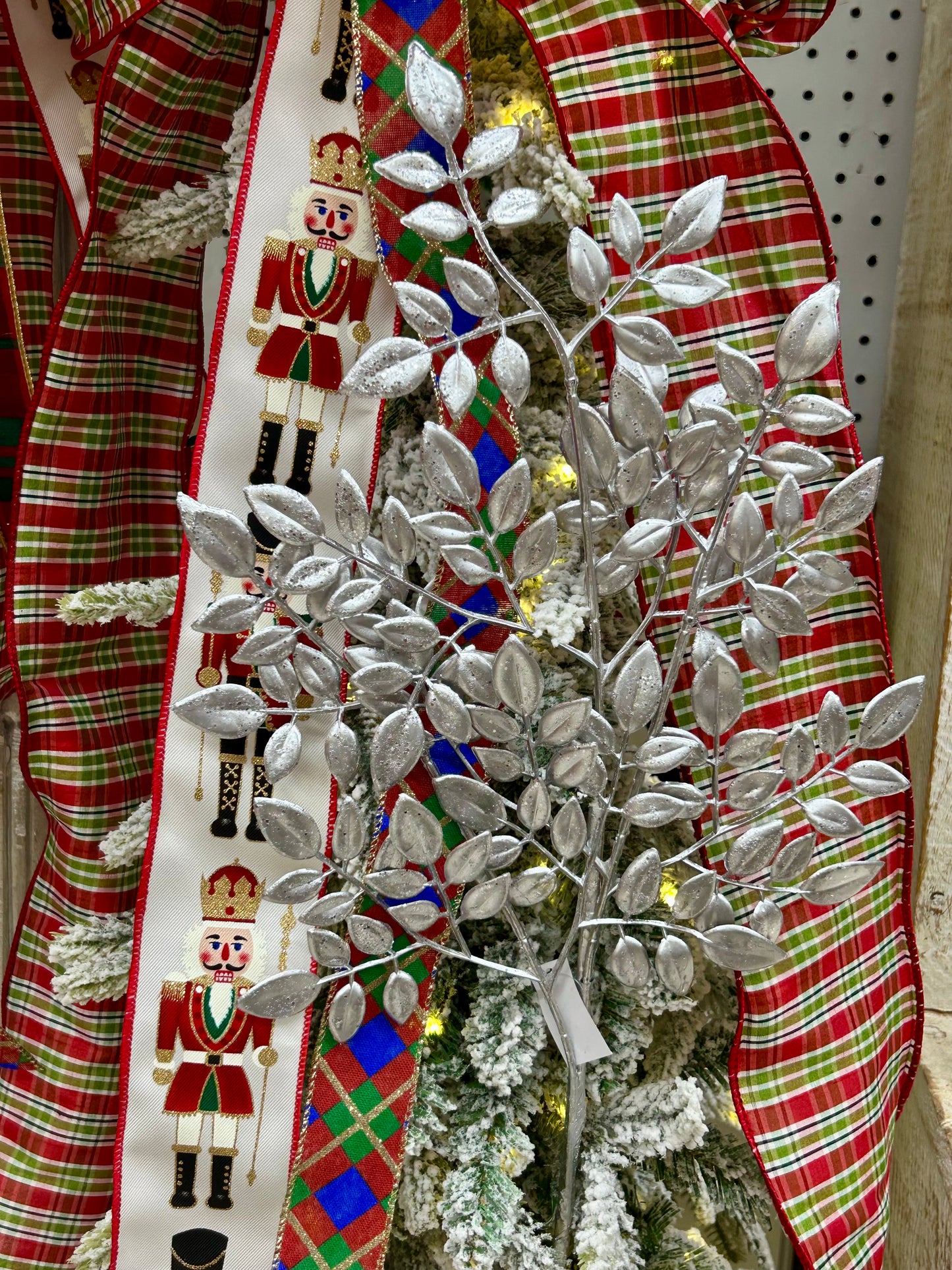 24 Inch Silver Mini Leaf Spray