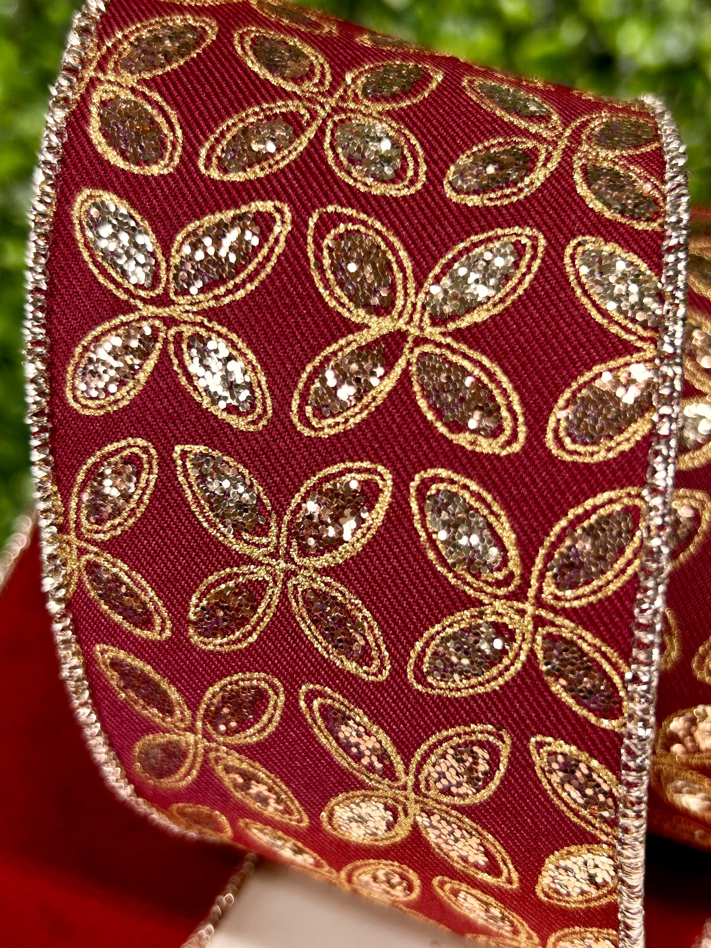 2.5 Inch By 10 Yards Burgundy And Gold Quatrefoil Petals Ribbon