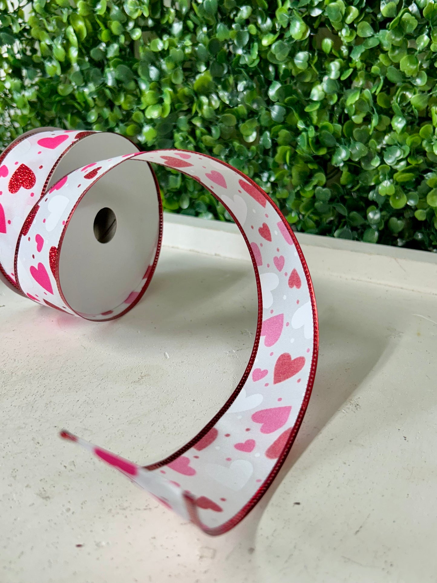 1.5 Inch By 10 Yard White Dark Pink And Red Glitter Hearts Ribbon