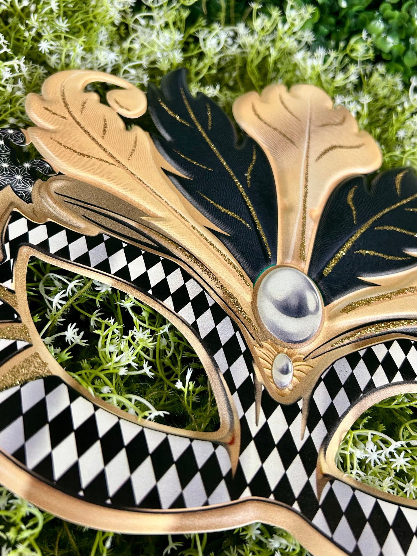 12 Inch Black Gold And White Glitter Harlequin Mask Sign
