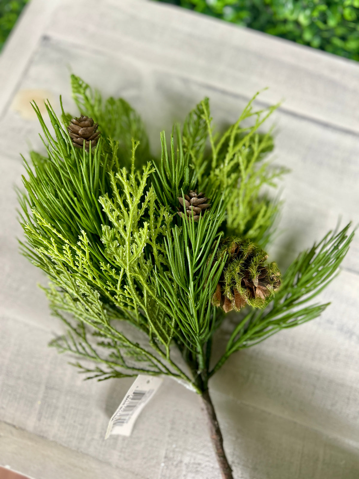 13 Inch Mix Pine With Pinecones Pick
