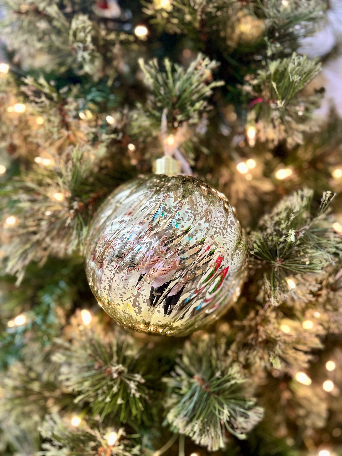 6 Inch Ornament Ball Gold