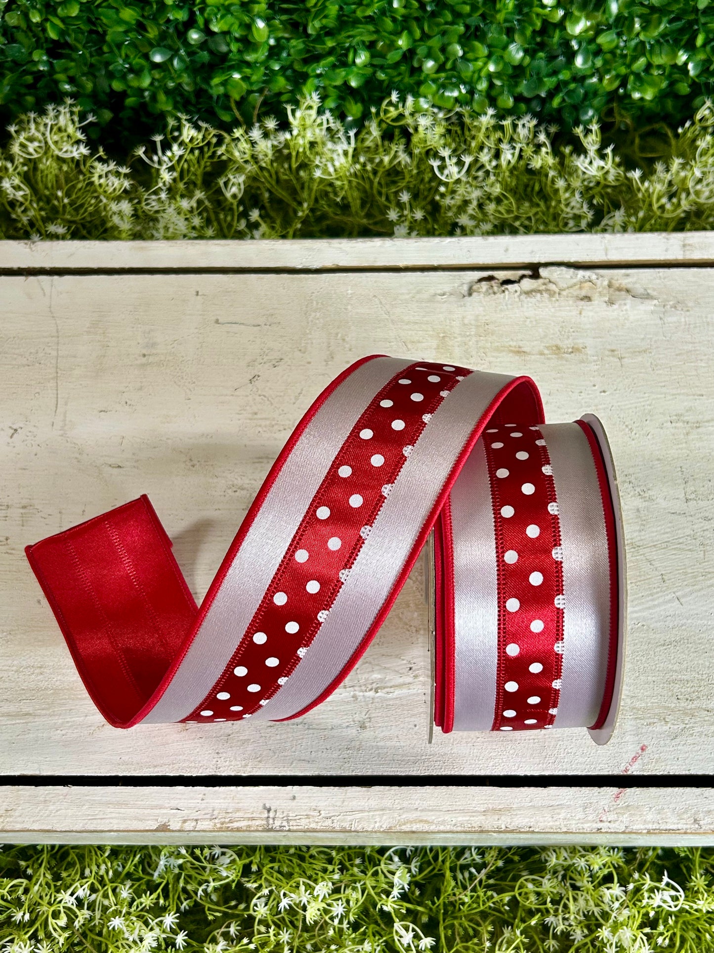 2.5 Inch By 10 Yard Red And White Polka Dot Fused Ribbon
