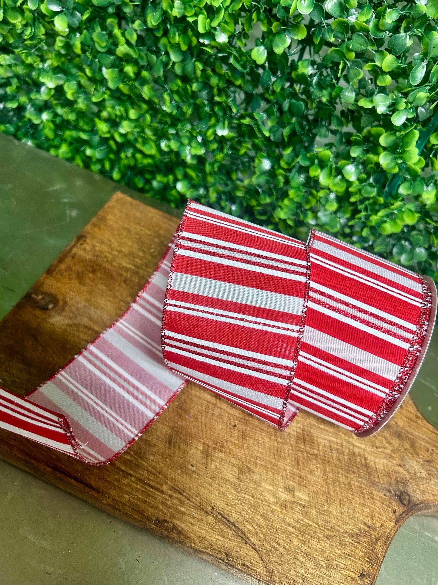2.5 Inch By 10 Yard Red And White Vertical Stripe Ribbon