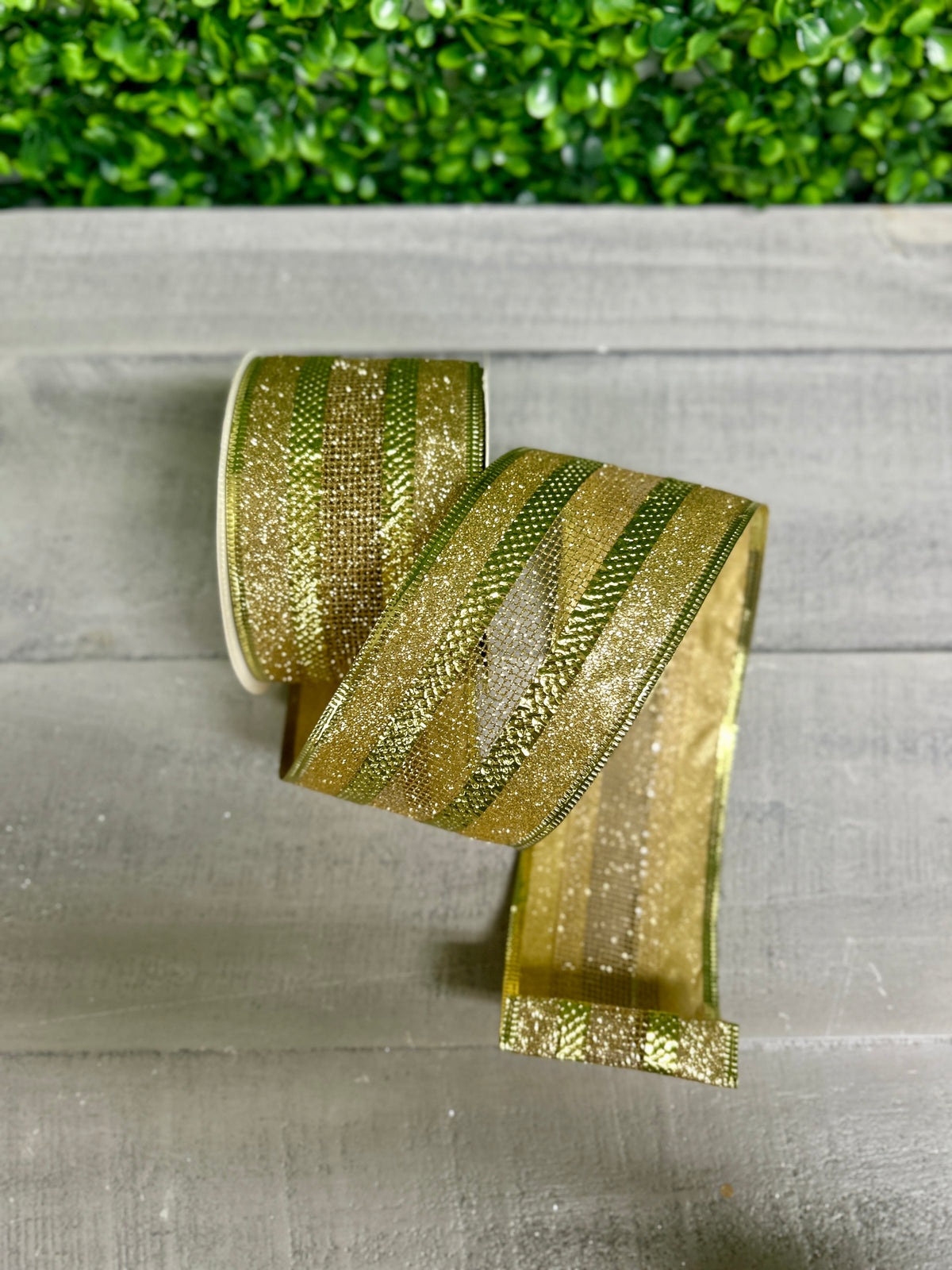 David Christopher's 2.5 Inch By 10 Yard Gold Glitter Edge With Mesh Center Ribbon