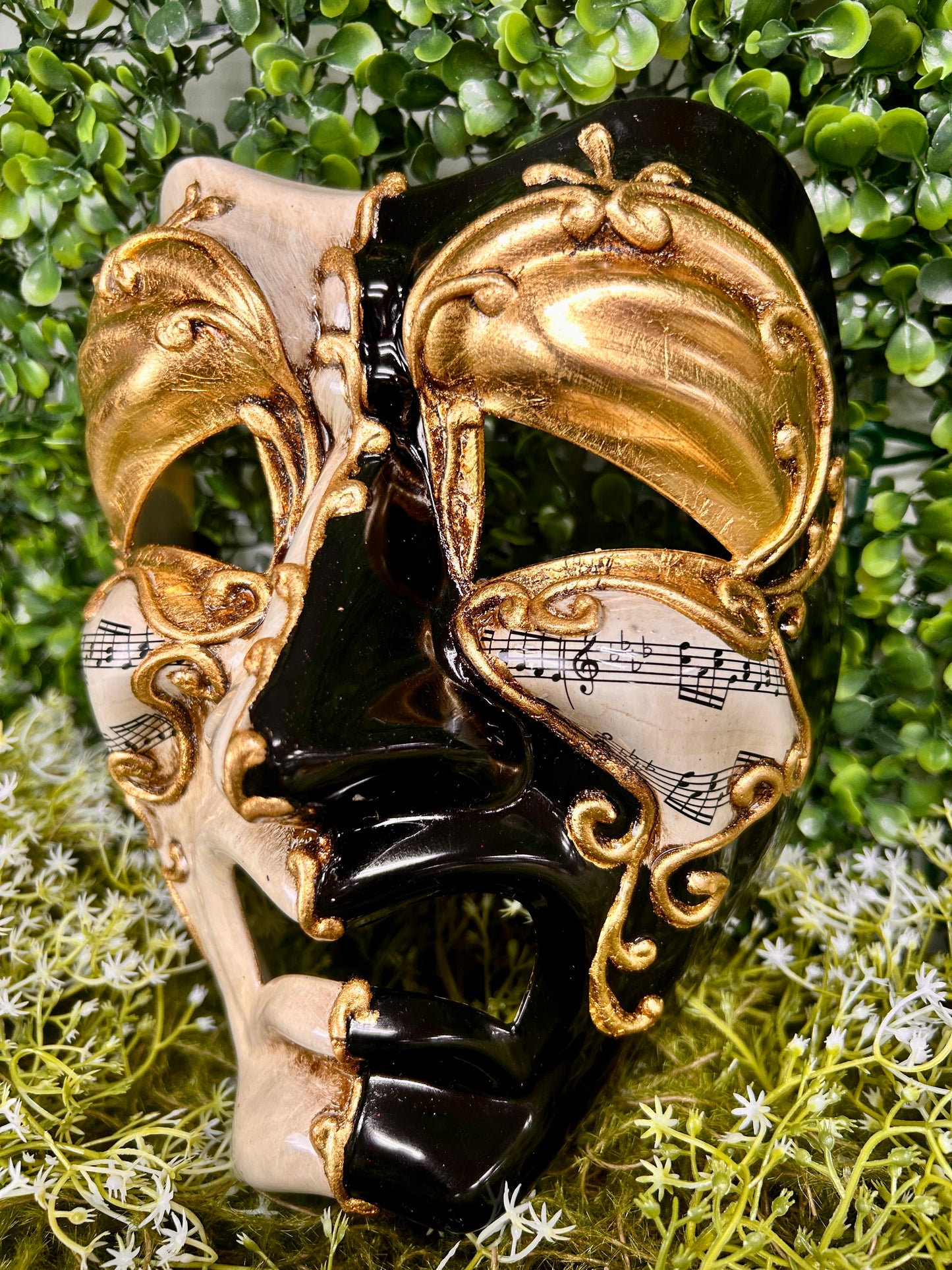 8.25 Inch Madri Gras Tragedy Mask