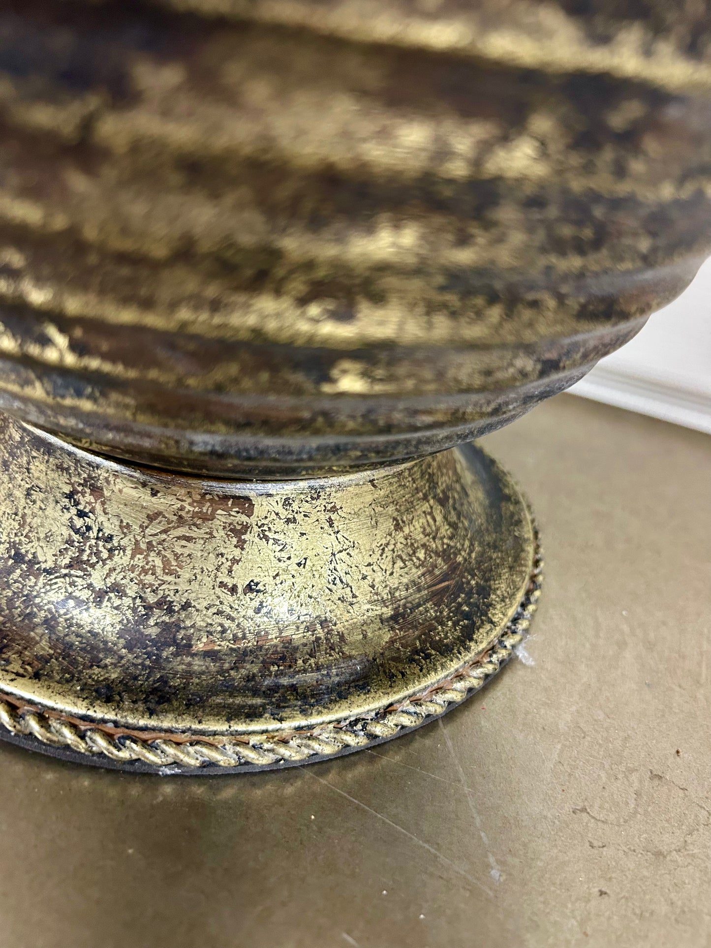 10 Inch Gold And Black Ribbed Metal Urn