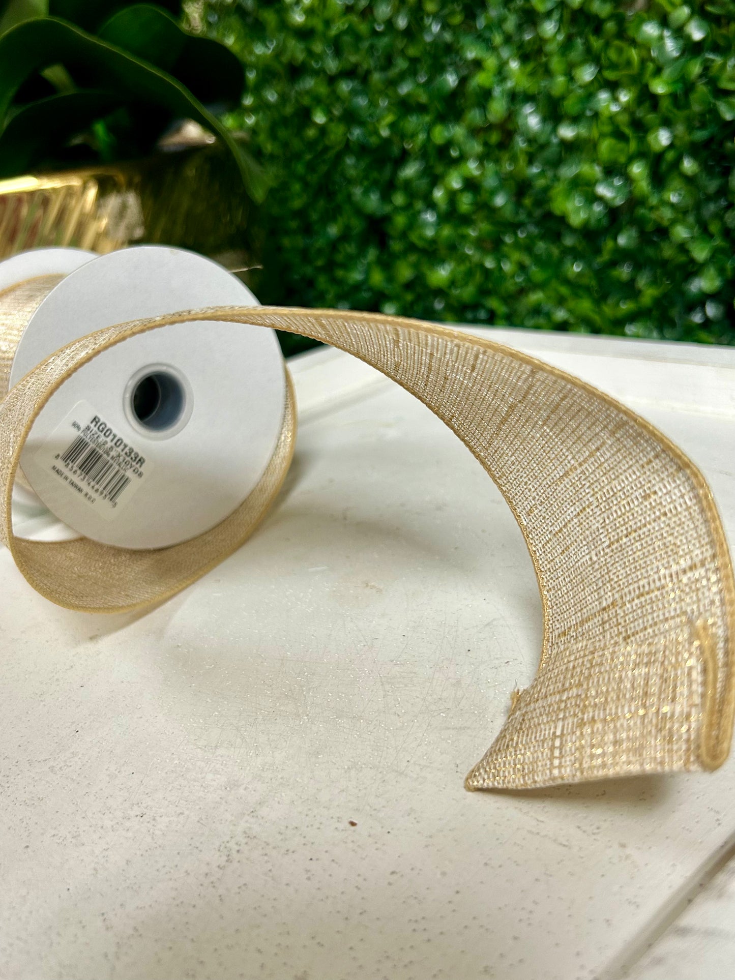 2.5 Inch By 10 Yard Cream And Gold Metallic Royal Burlap Ribbon