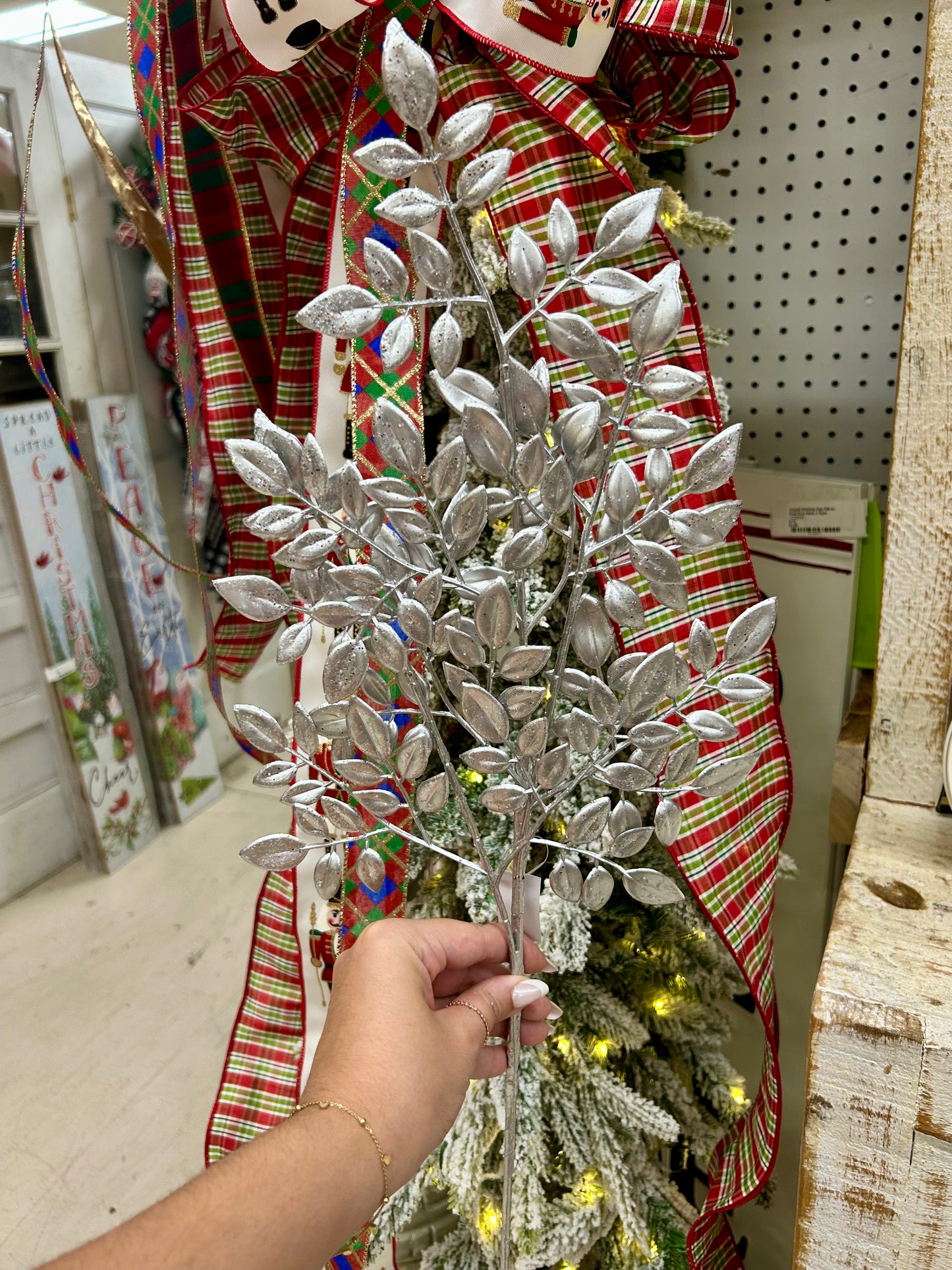 24 Inch Silver Mini Leaf Spray