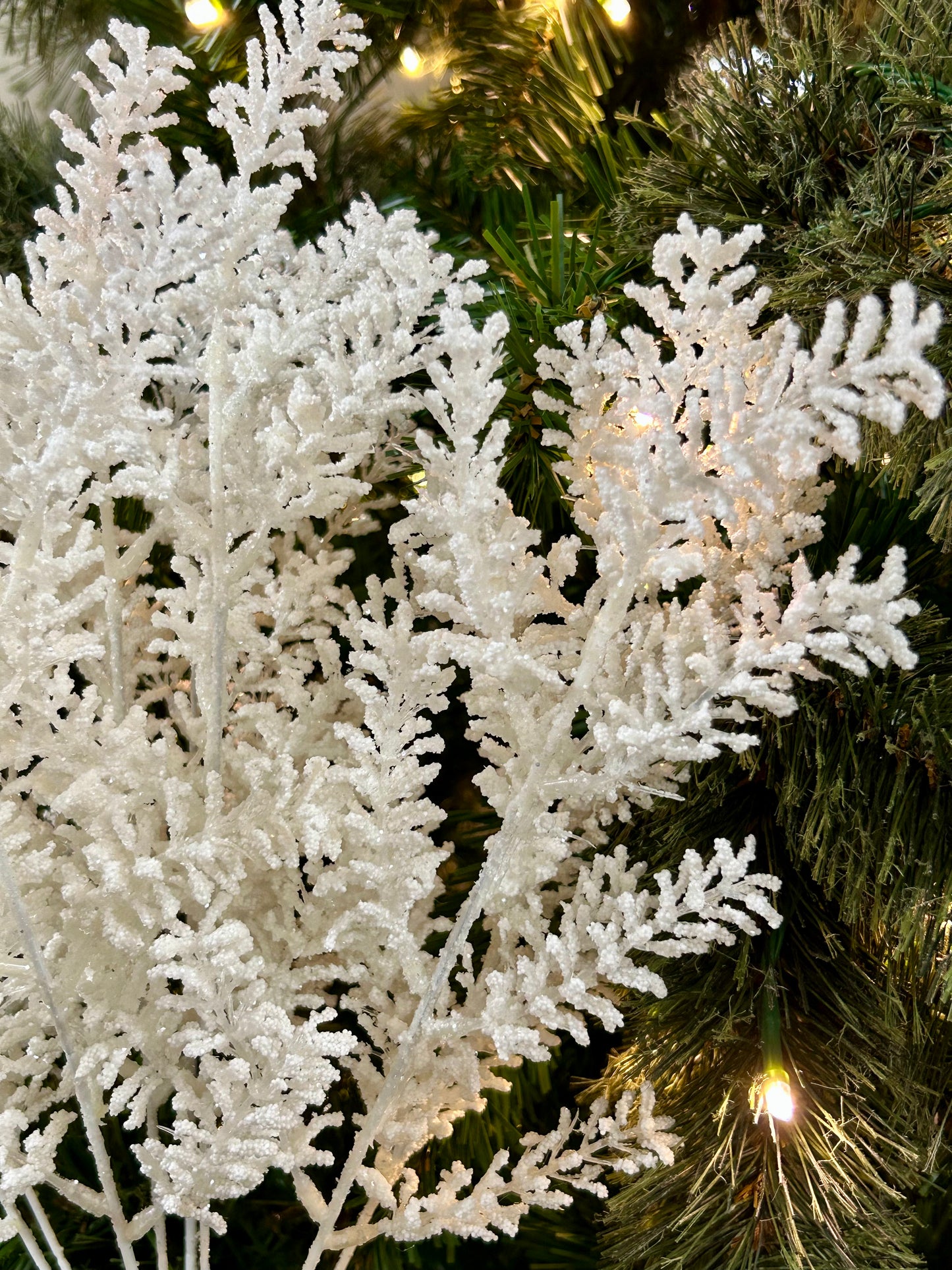 18.5 Inch White Glitter Berry Bush