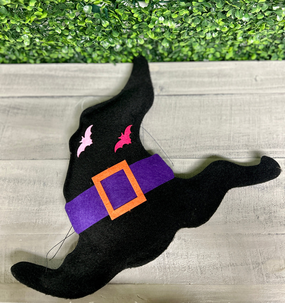 14 Inch Black Felt Witch Hat With Two Bats