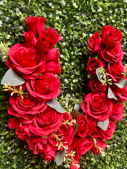 Horseshoe With Roses On A Stick